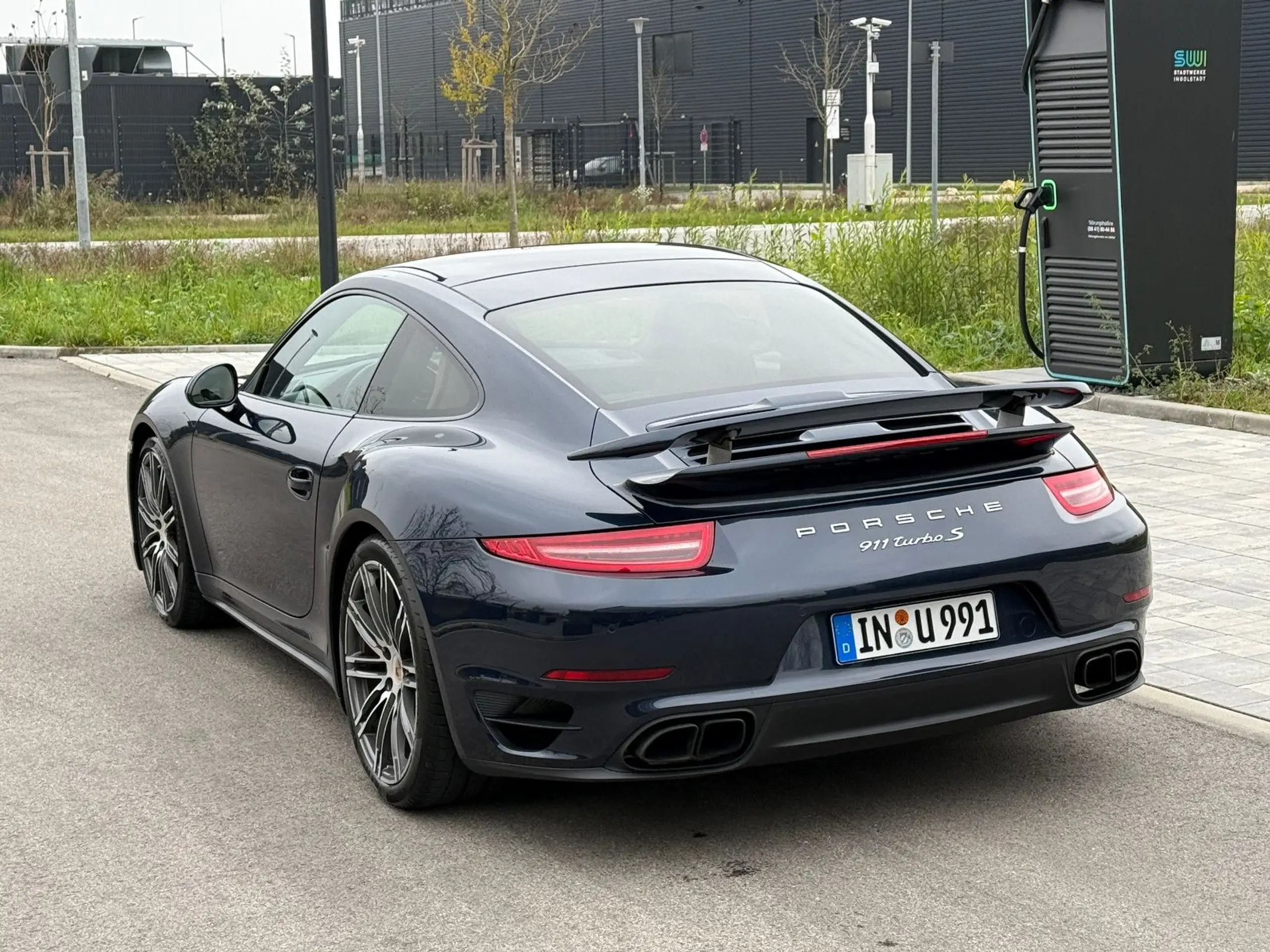 Porsche - 911