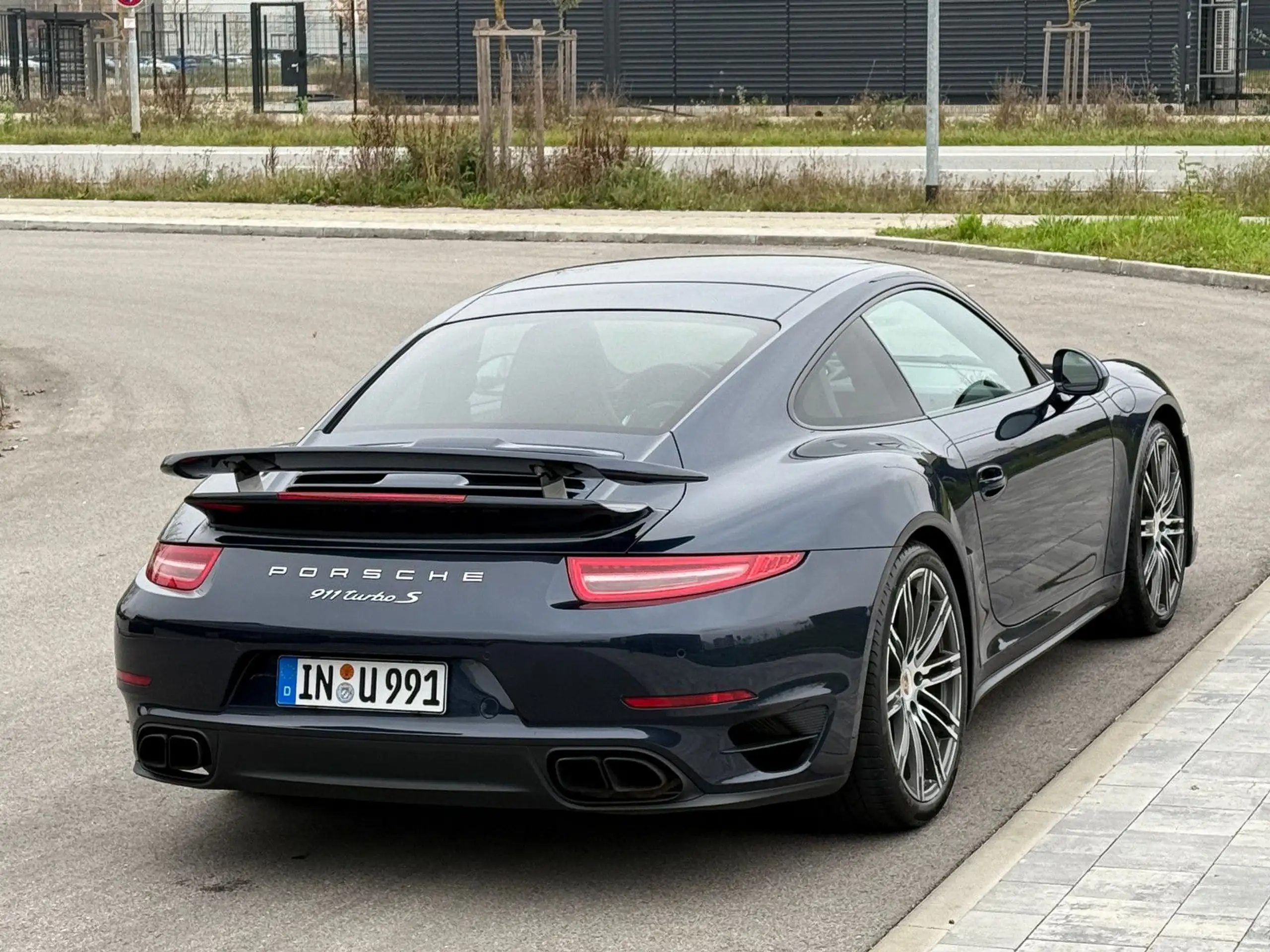 Porsche - 911