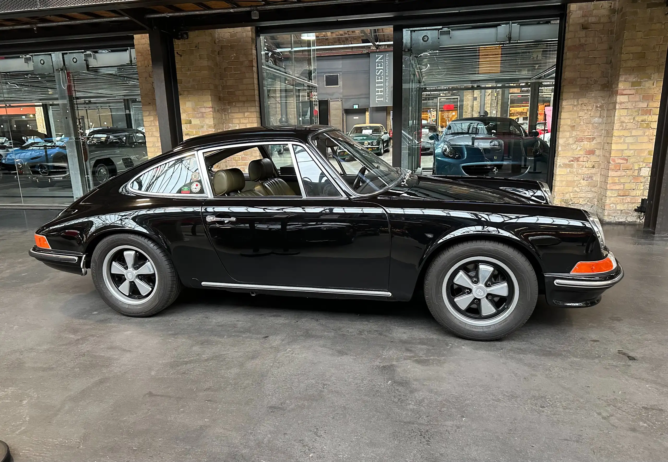 Porsche - 911