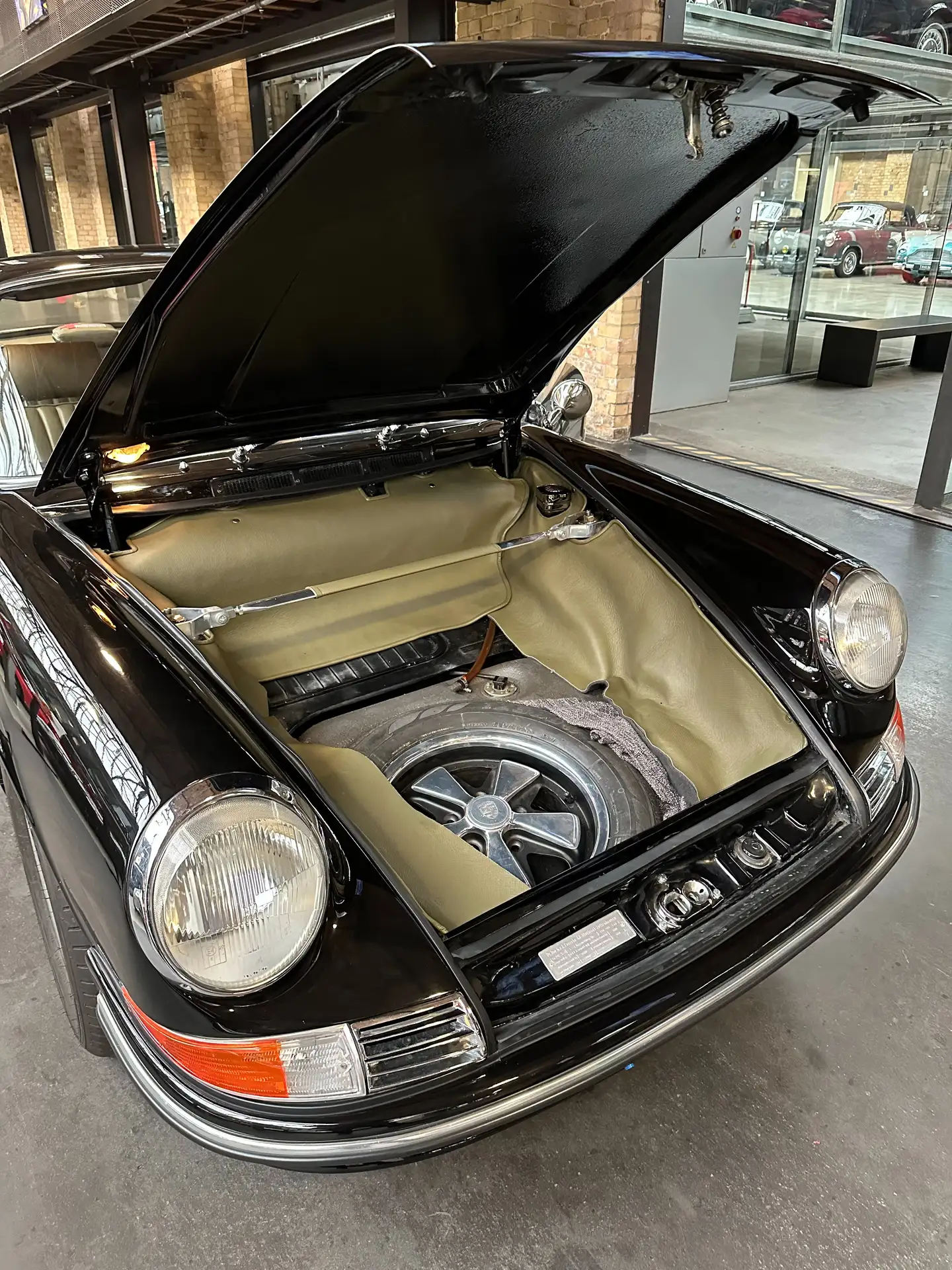 Porsche - 911