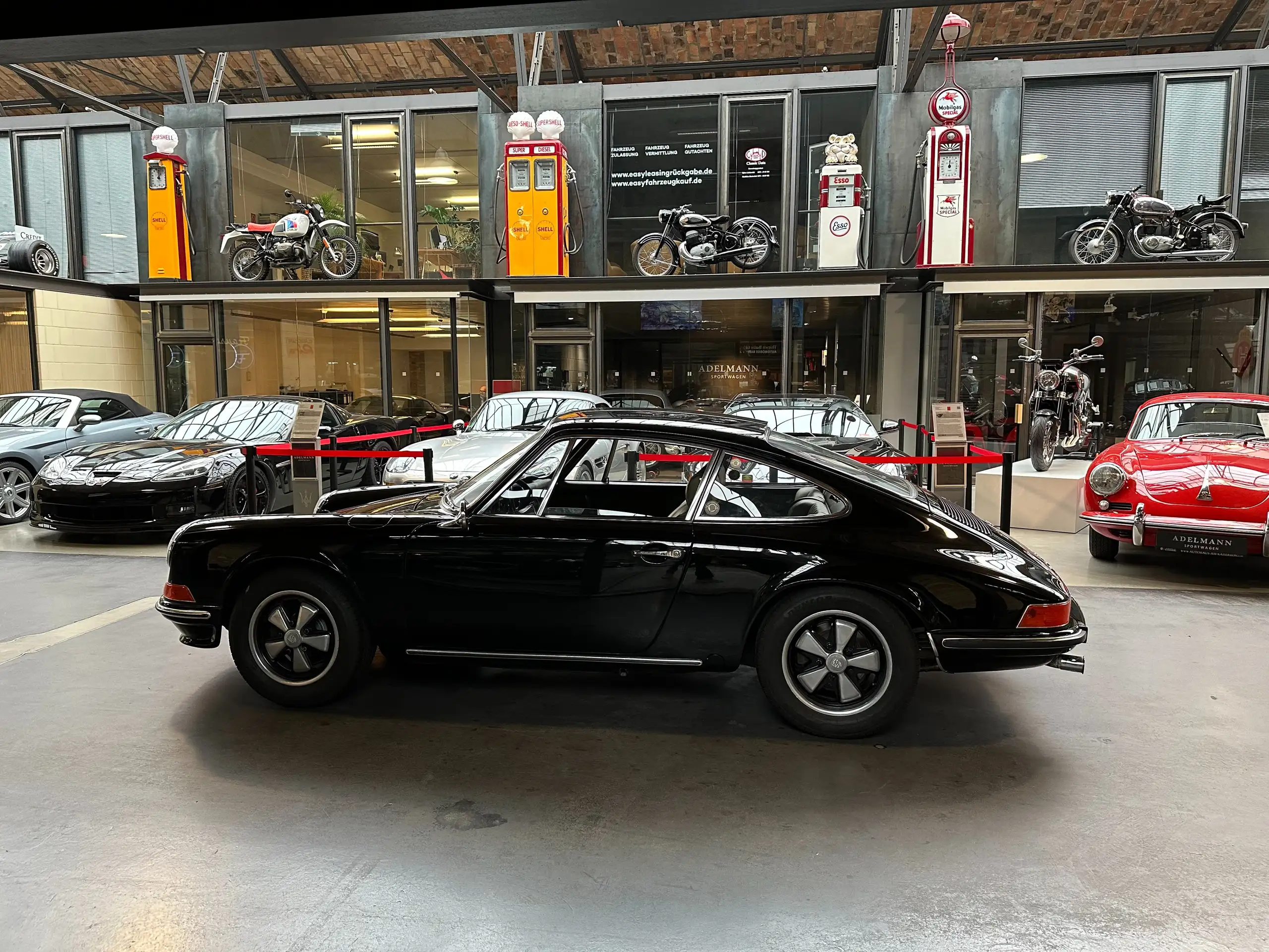 Porsche - 911