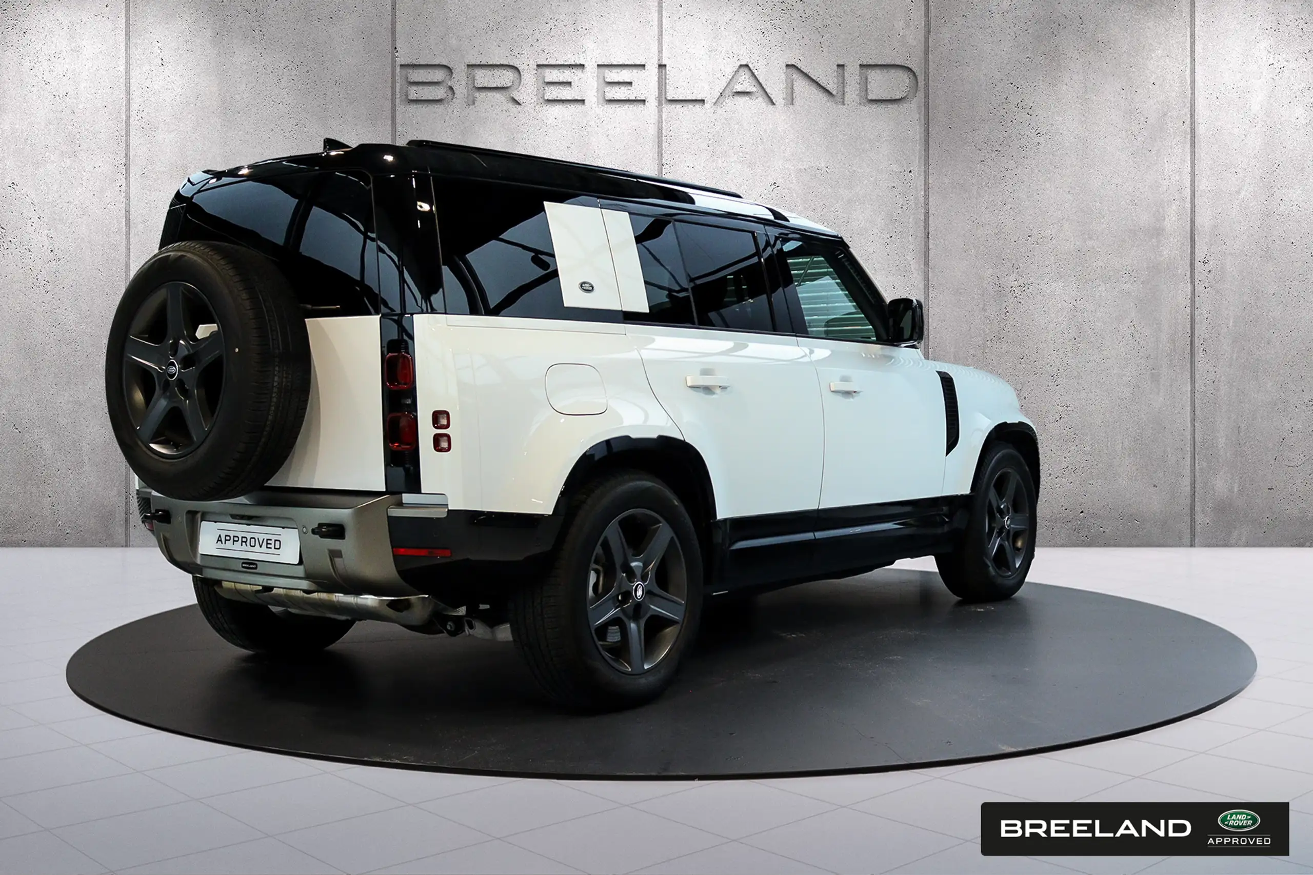 Land Rover - Defender