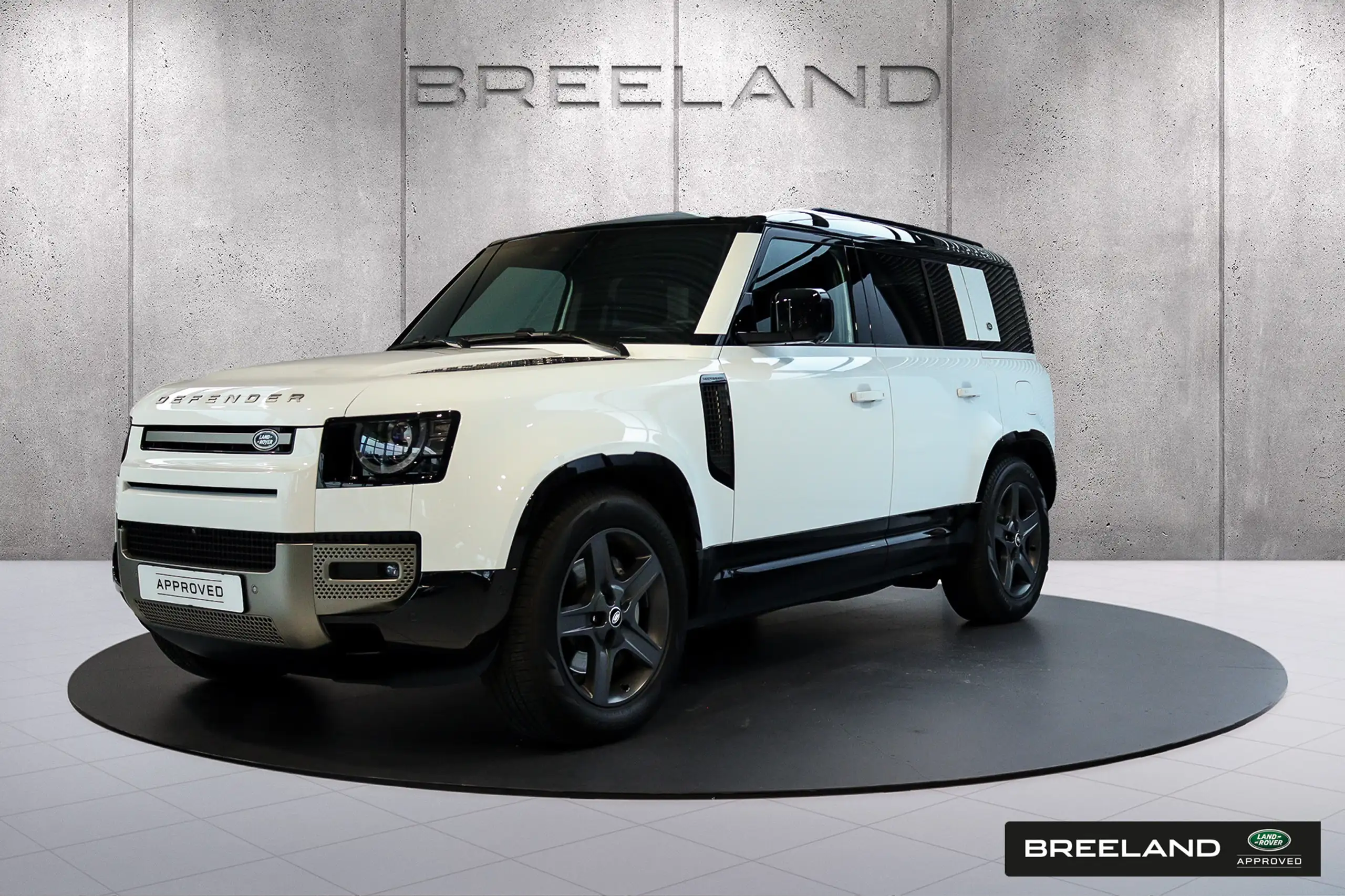 Land Rover Defender 2024