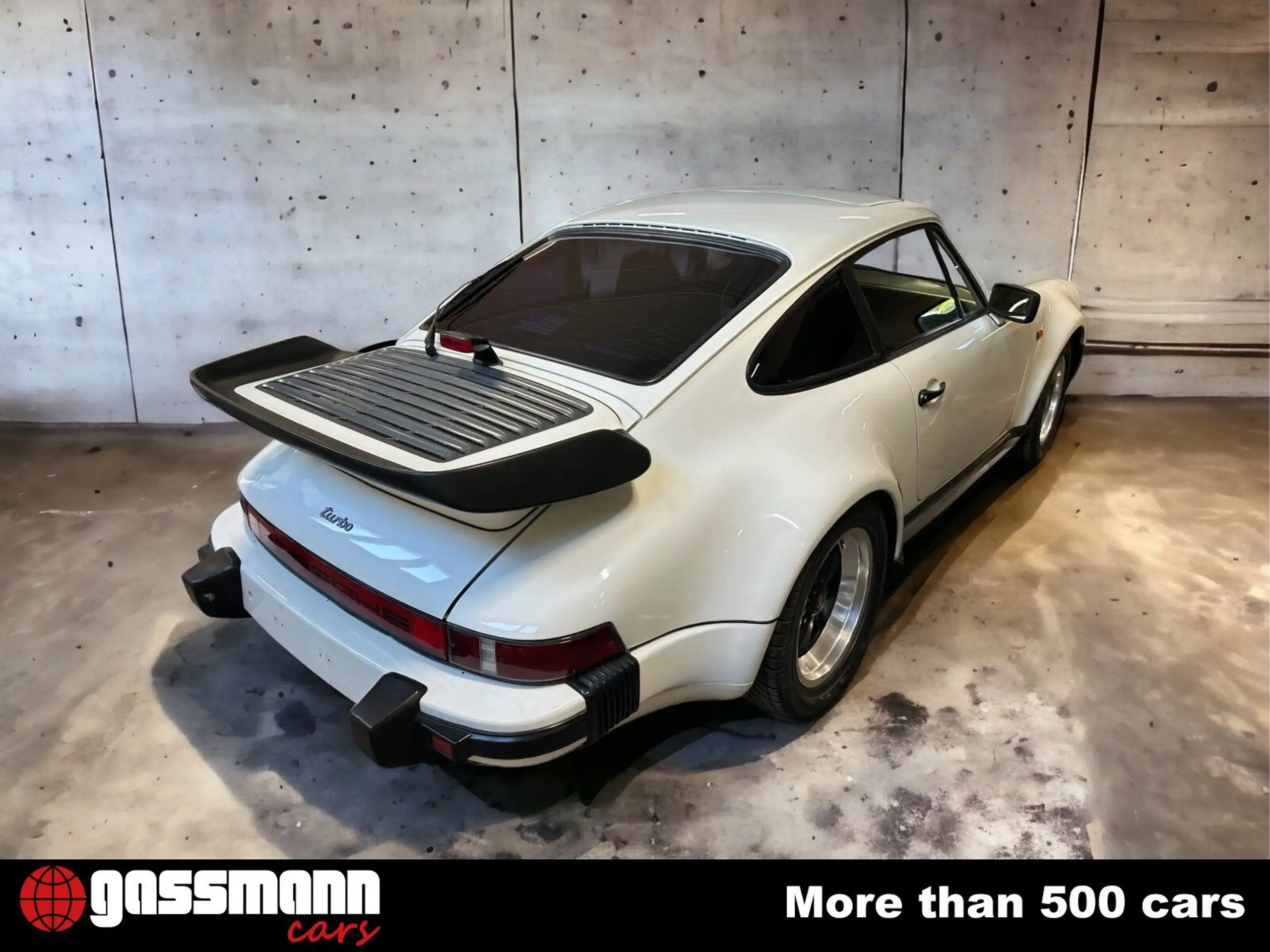 Porsche - 930