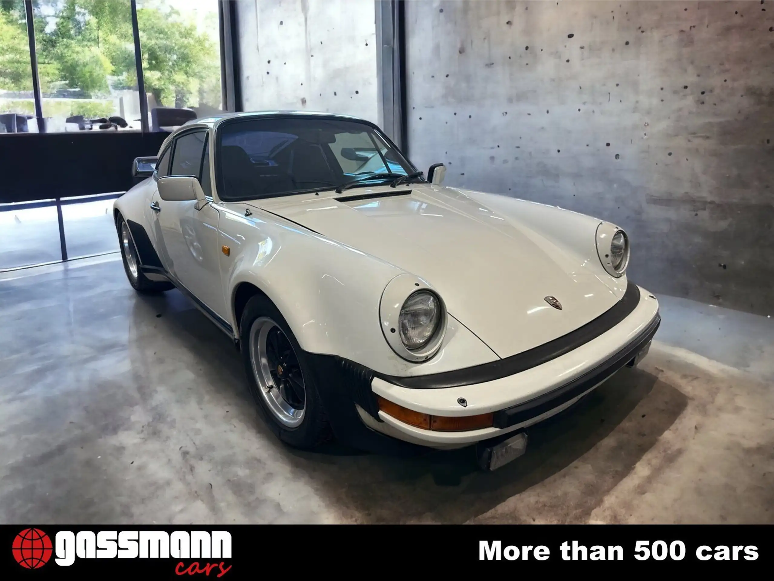 Porsche - 930