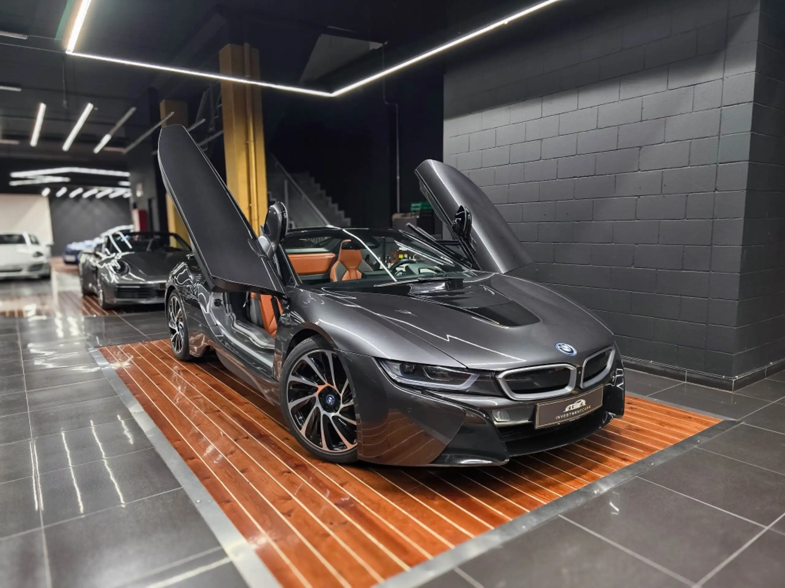 BMW - i8