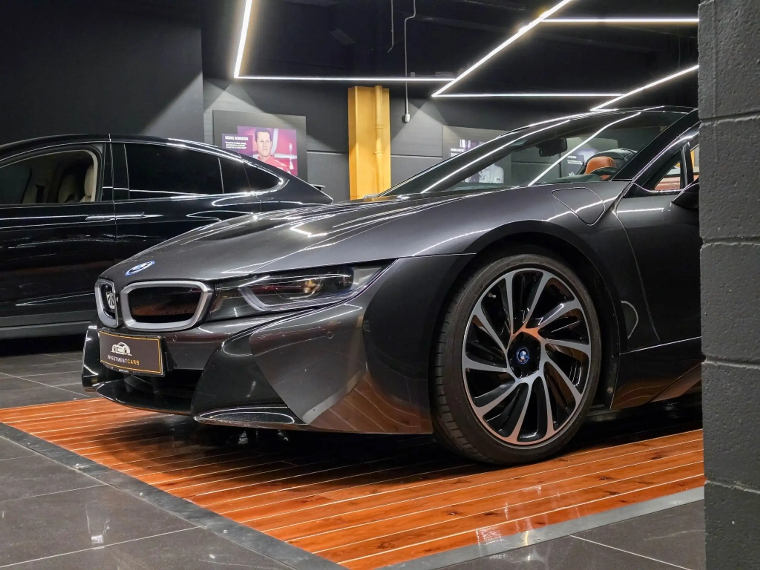 BMW - i8