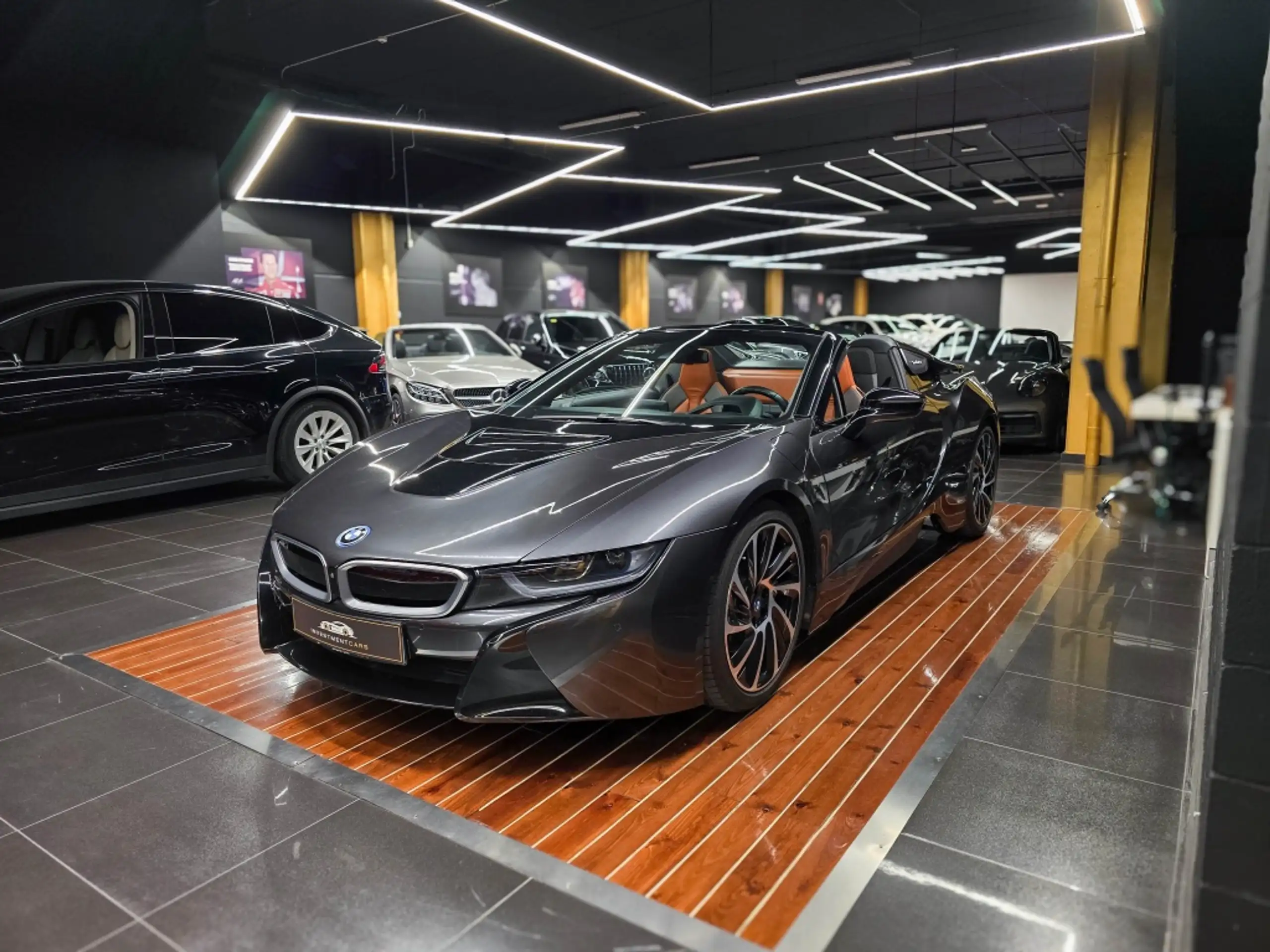 BMW - i8