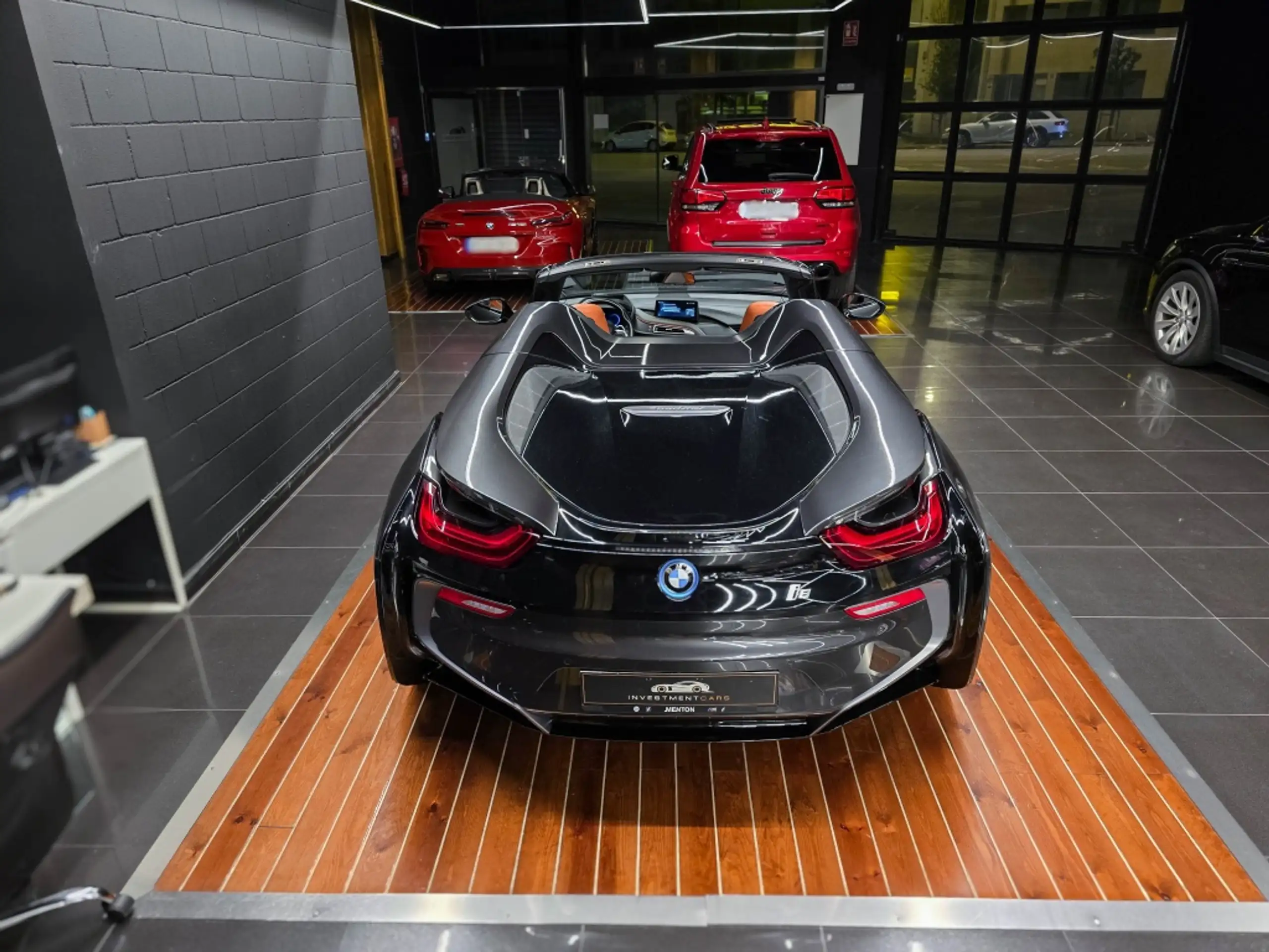 BMW - i8