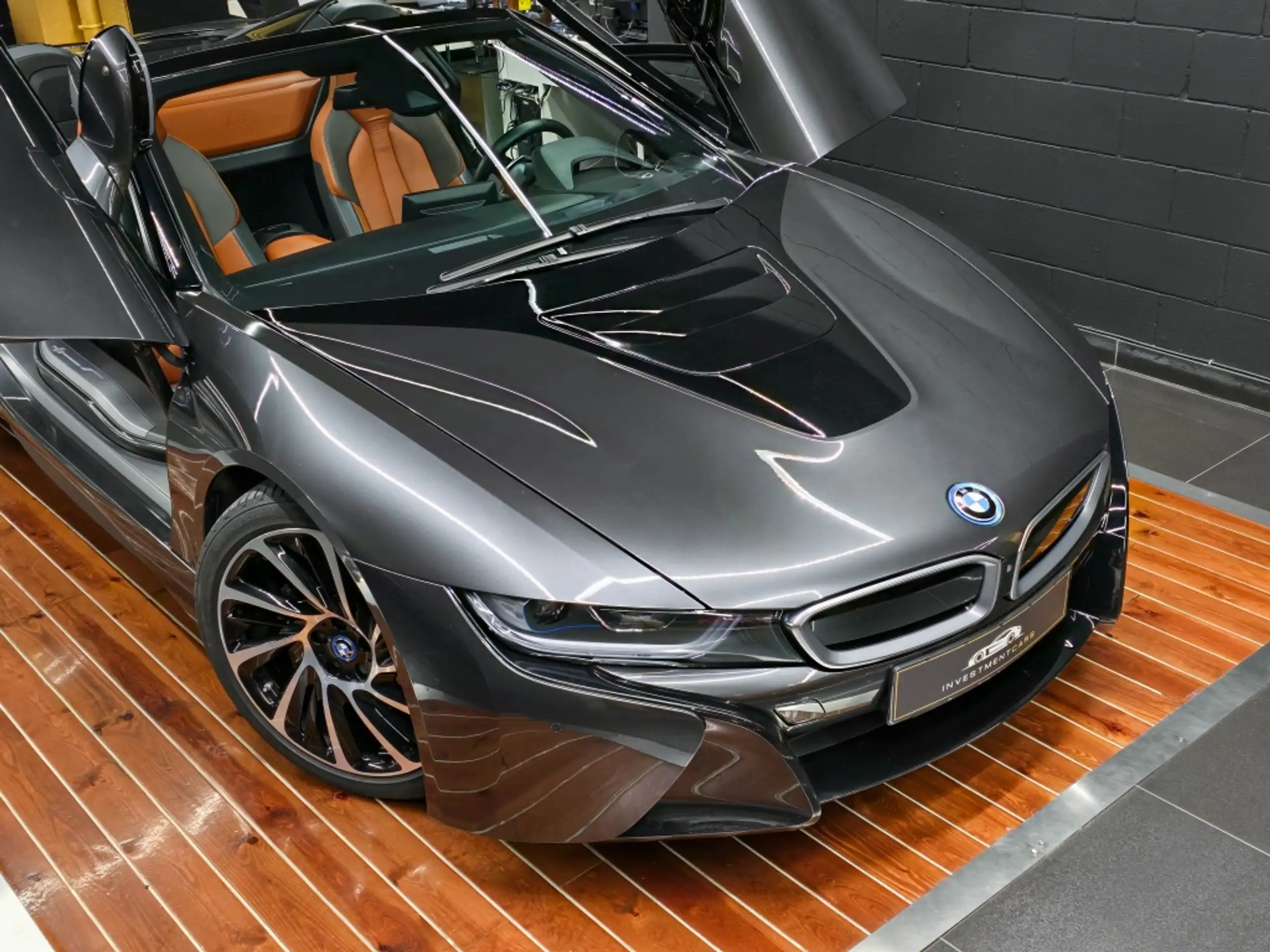 BMW - i8