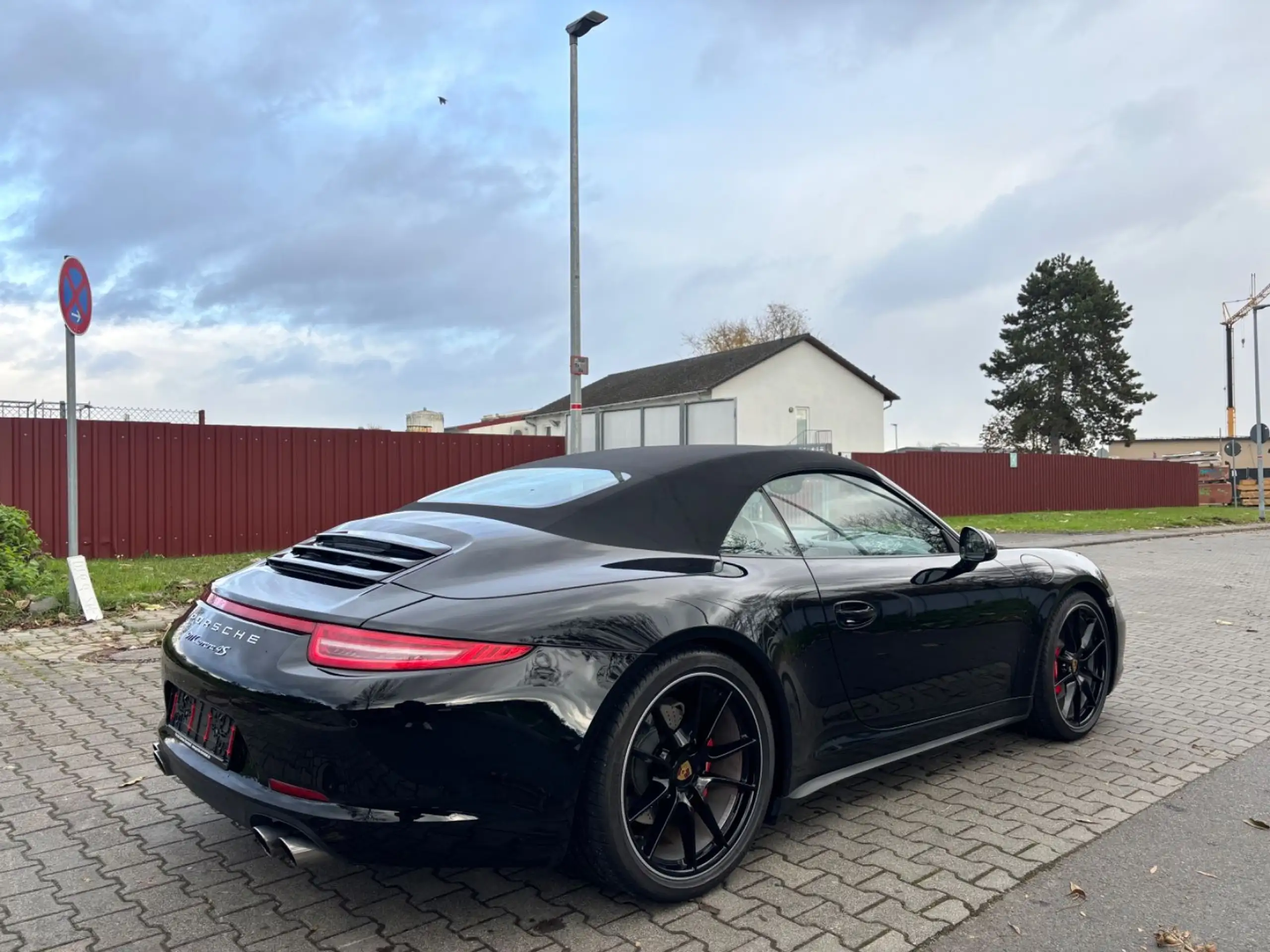 Porsche - 911