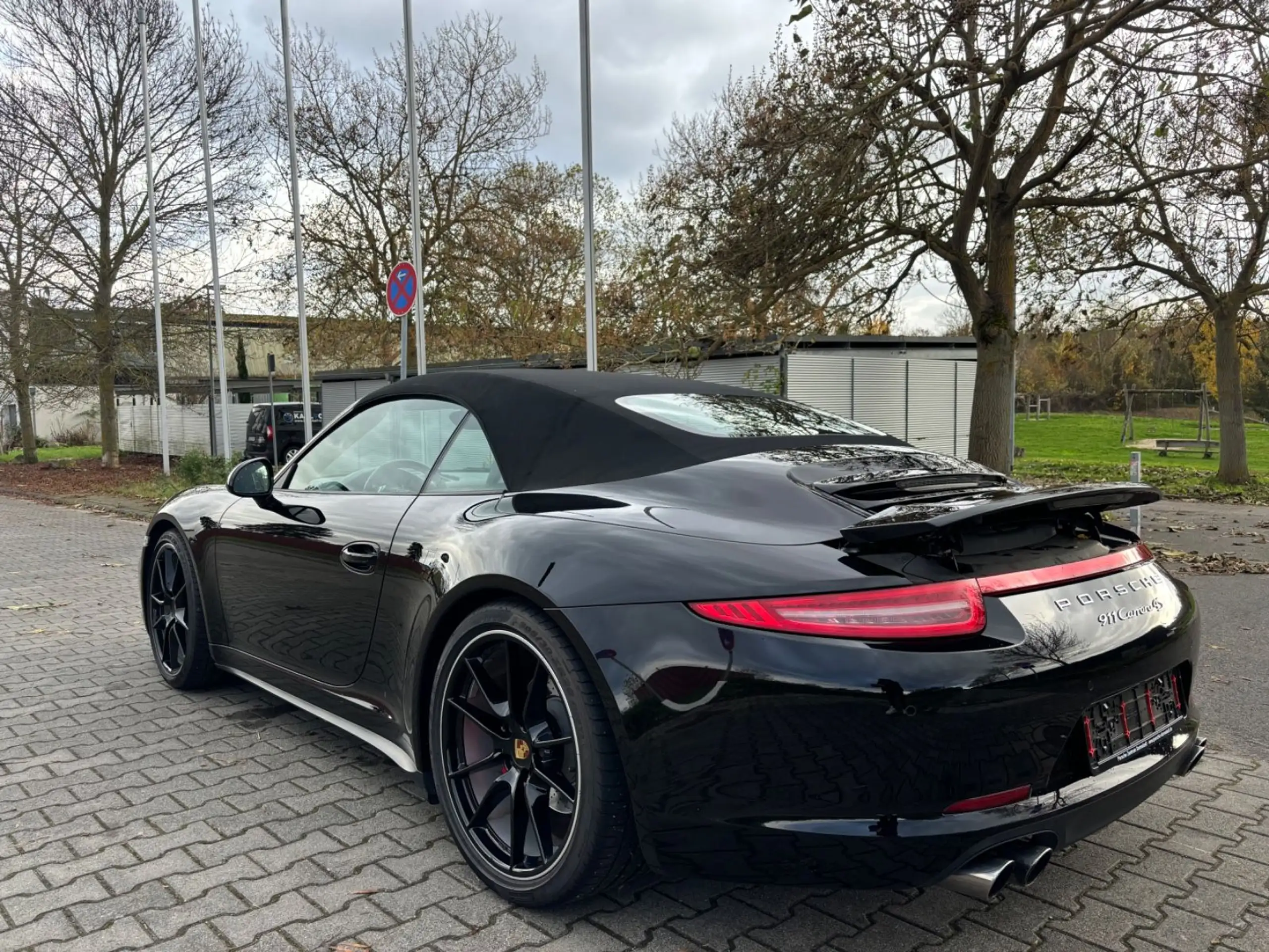 Porsche - 911