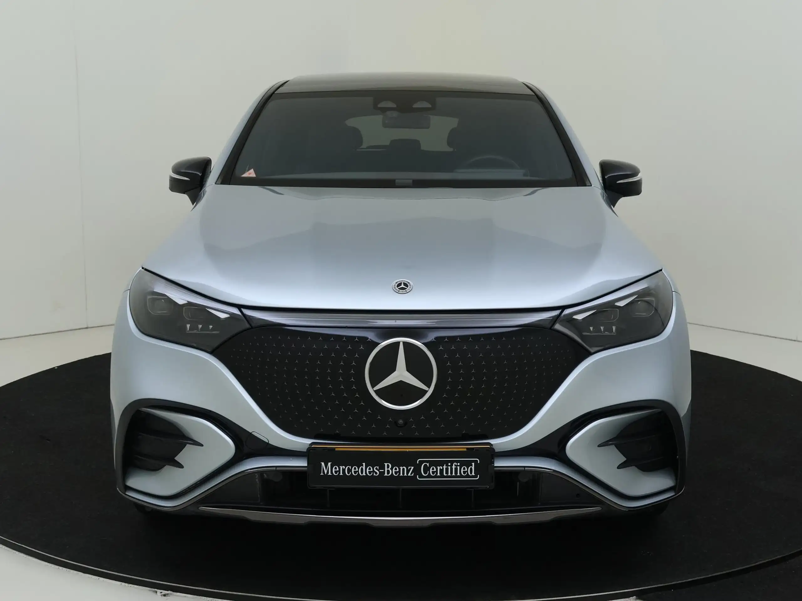 Mercedes-Benz - EQE SUV