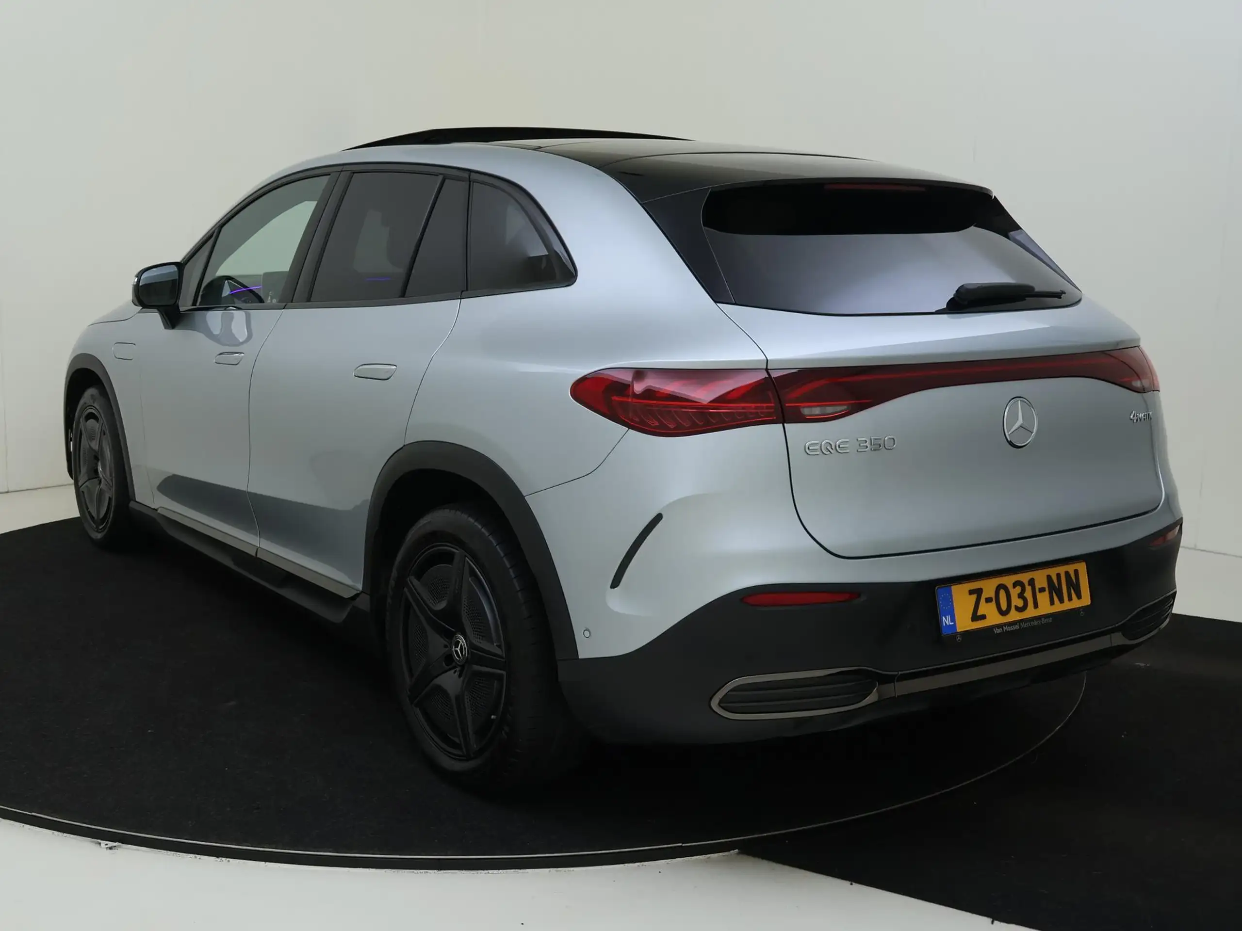 Mercedes-Benz - EQE SUV