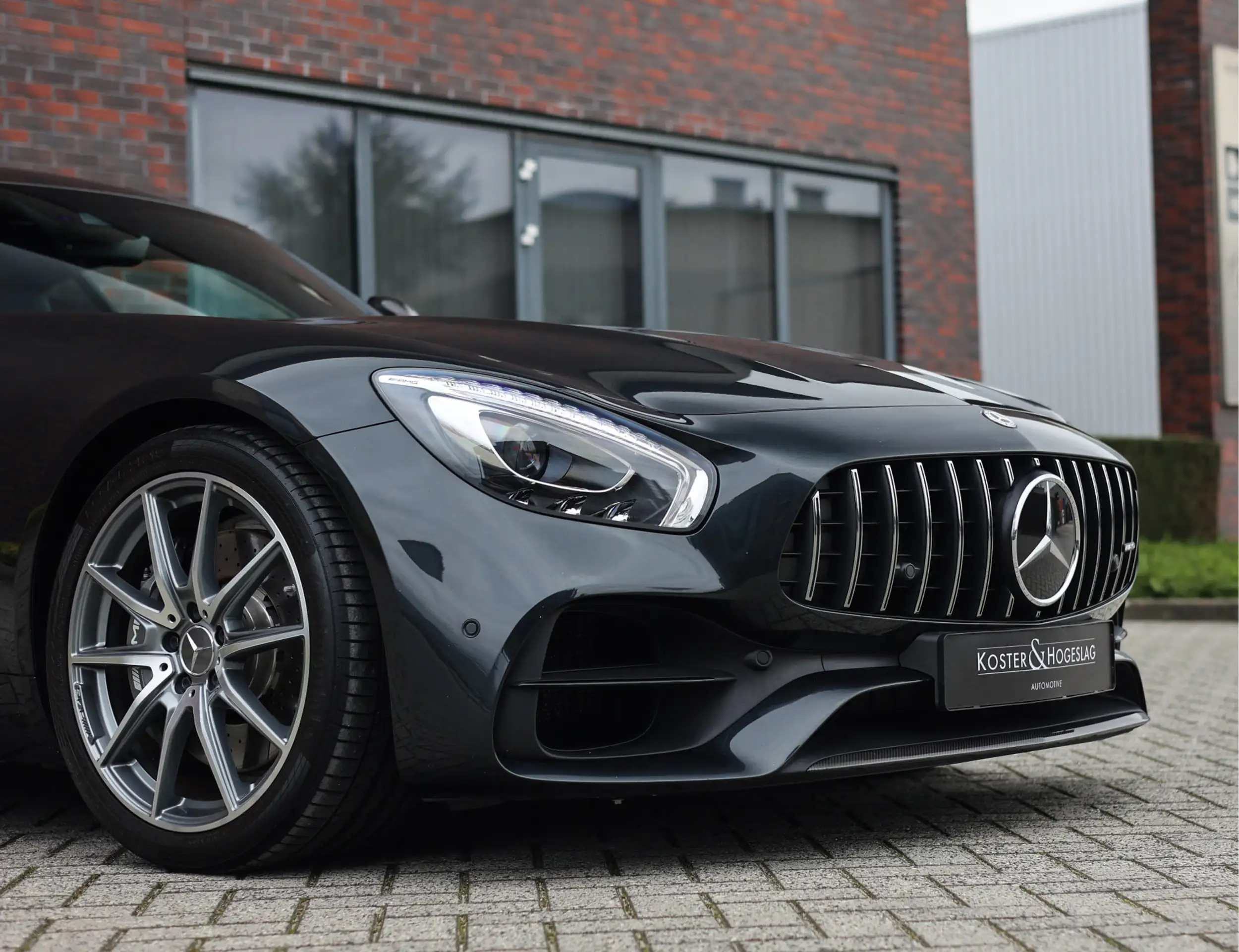 Mercedes-Benz - AMG GT