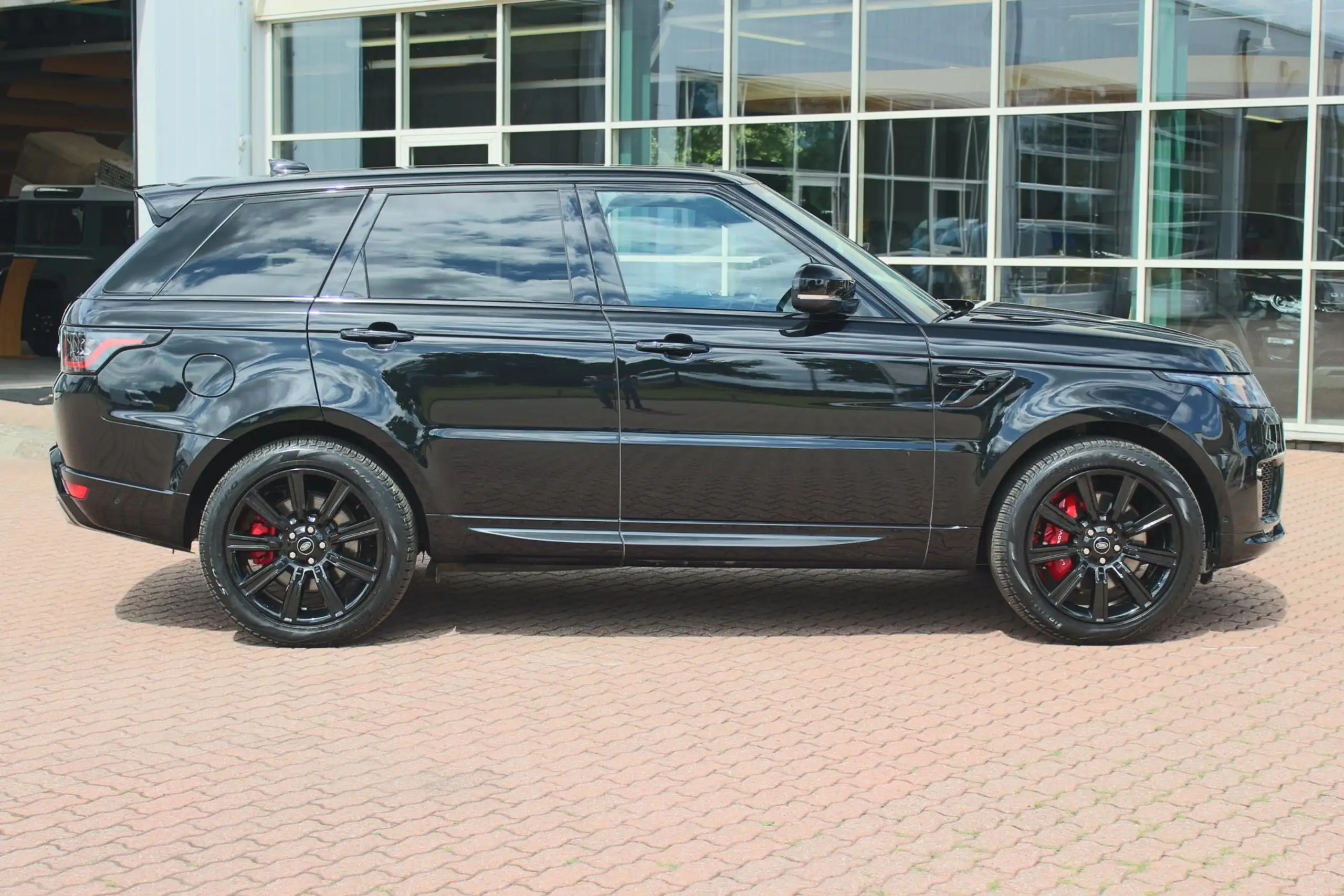 Land Rover - Range Rover Sport