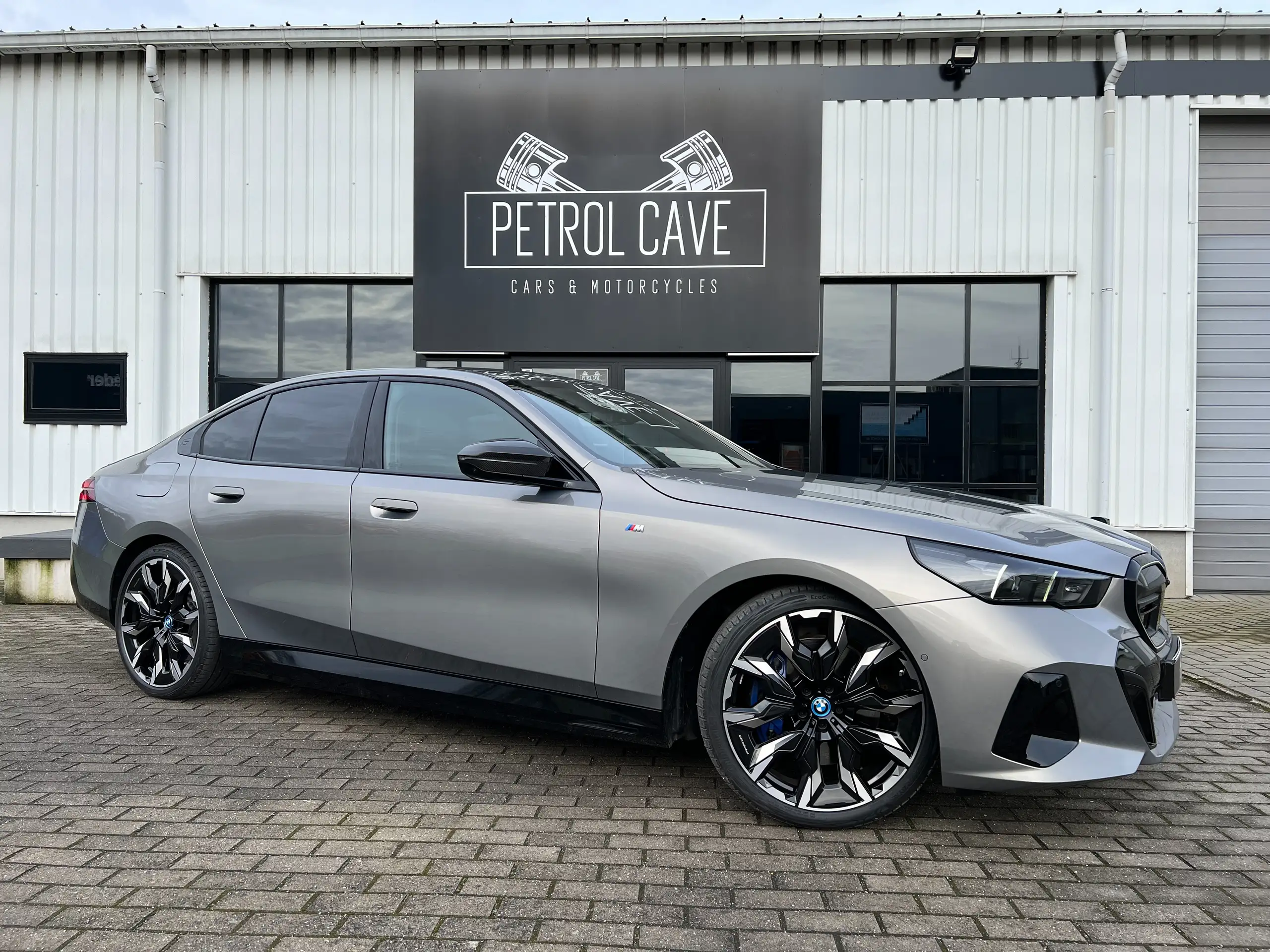 BMW i5 2023