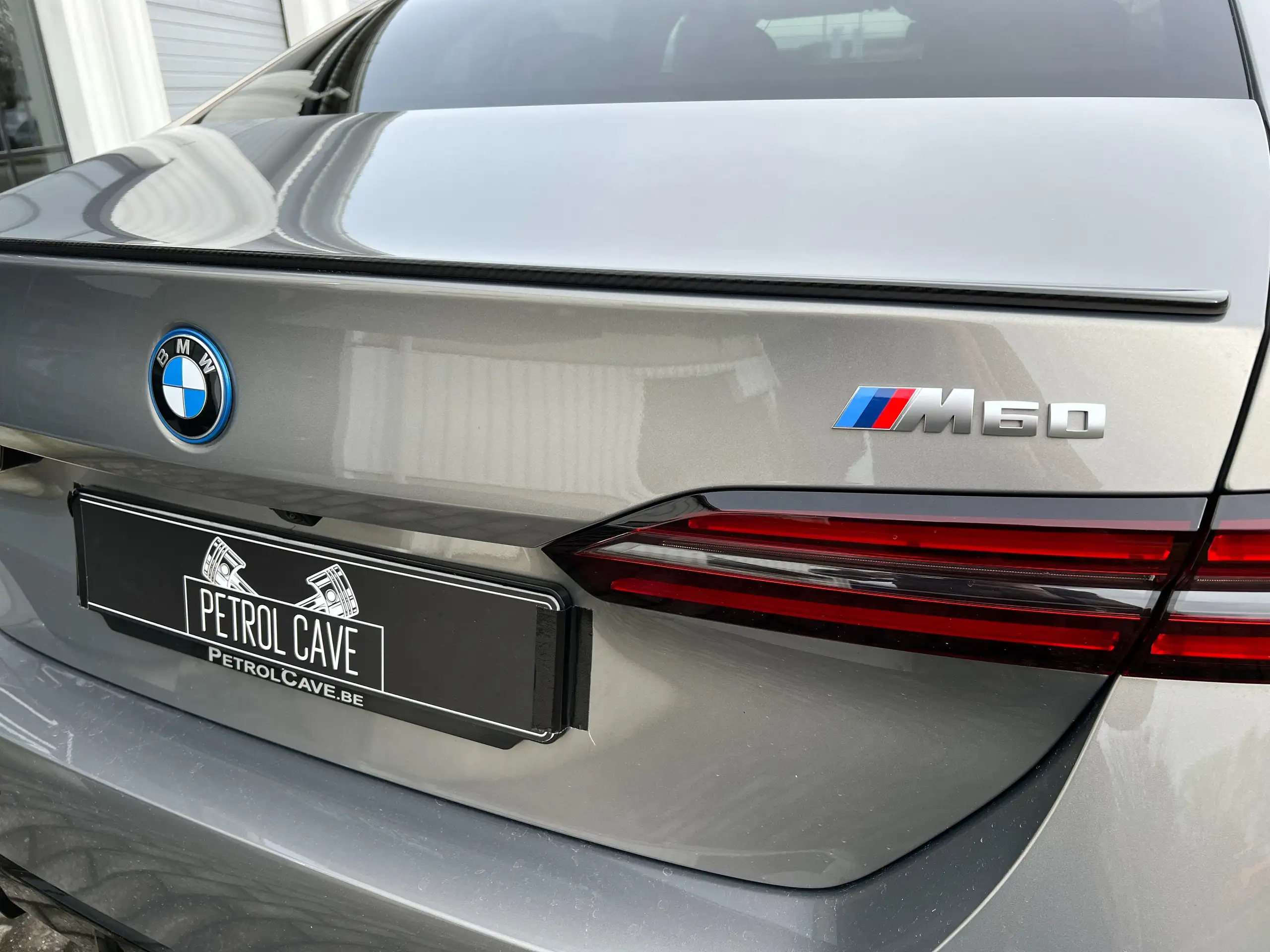 BMW - i5