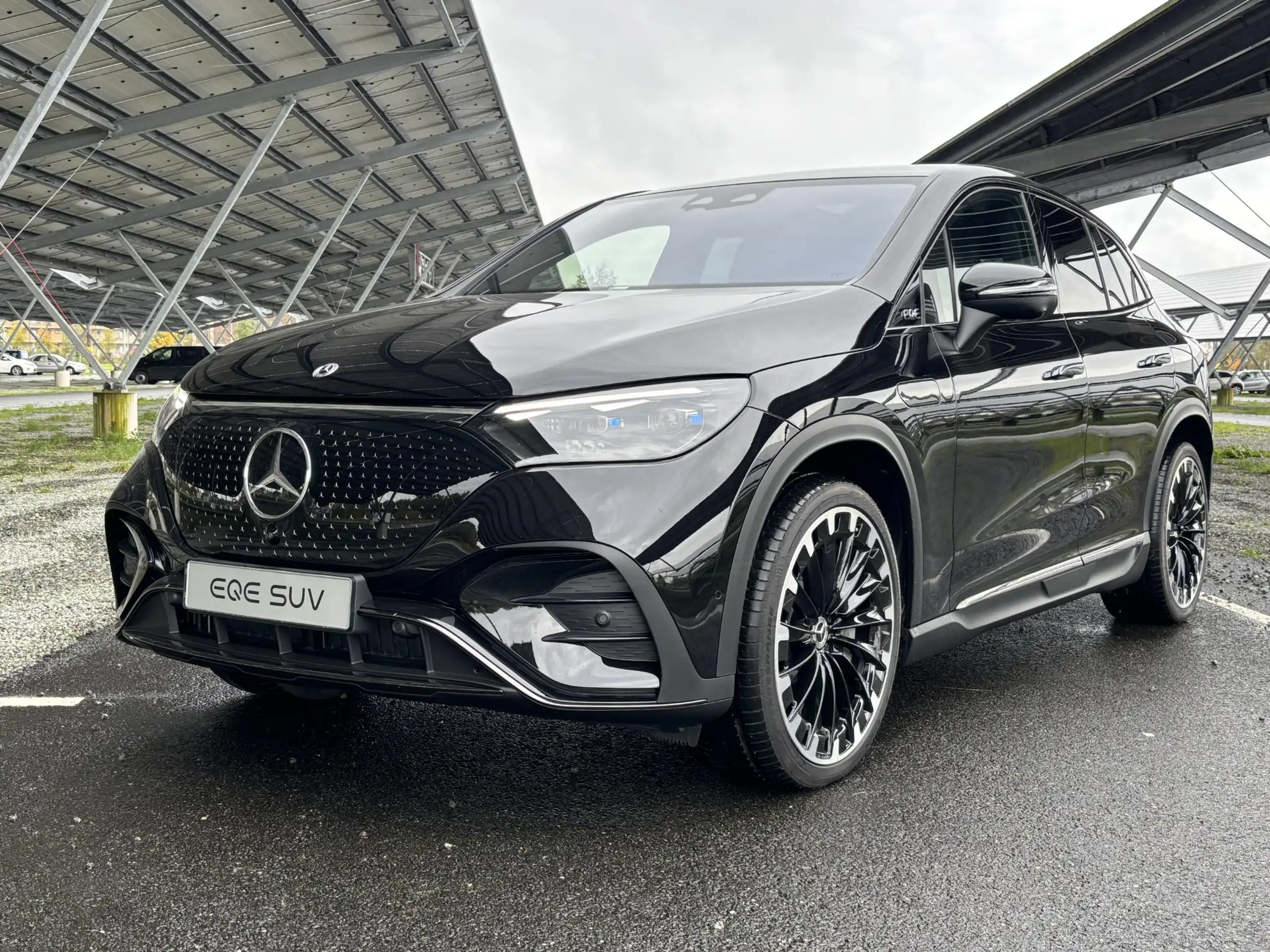 Mercedes-Benz - EQE SUV