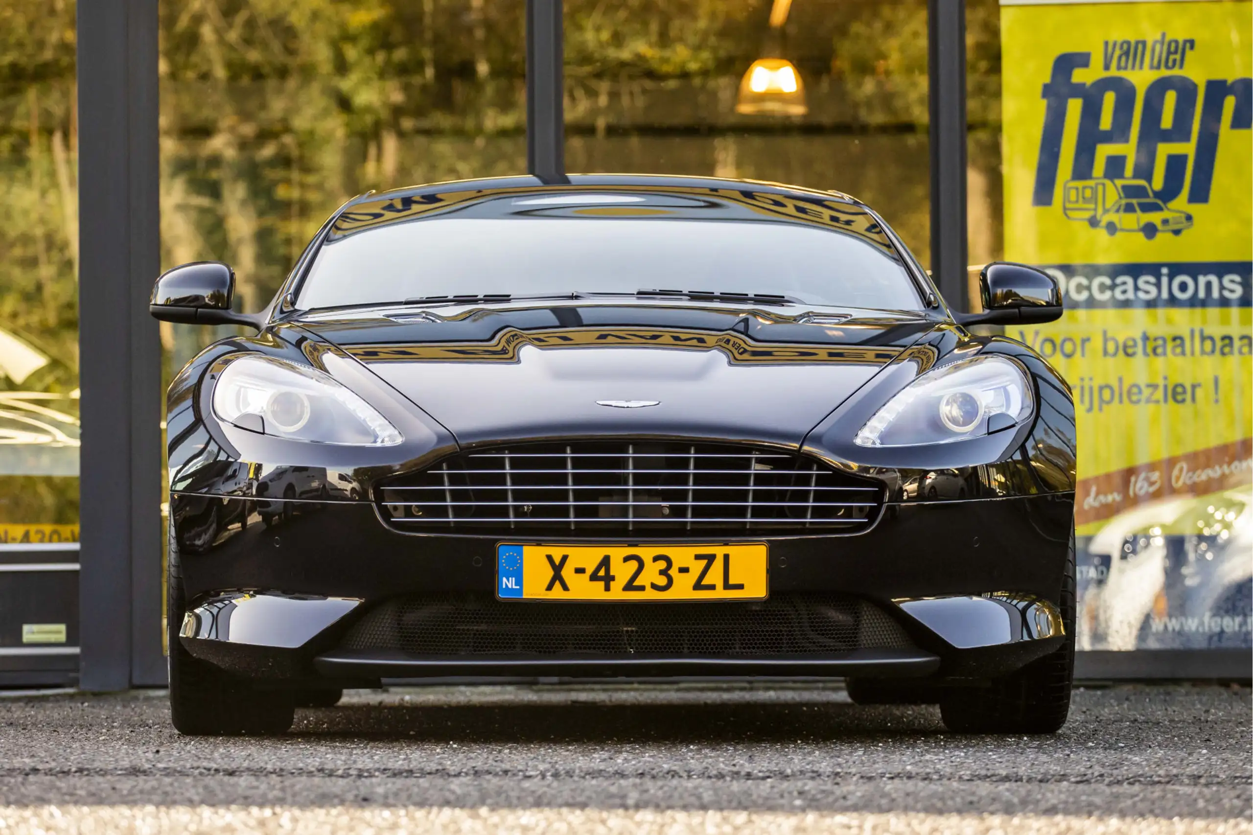 Aston Martin - Virage