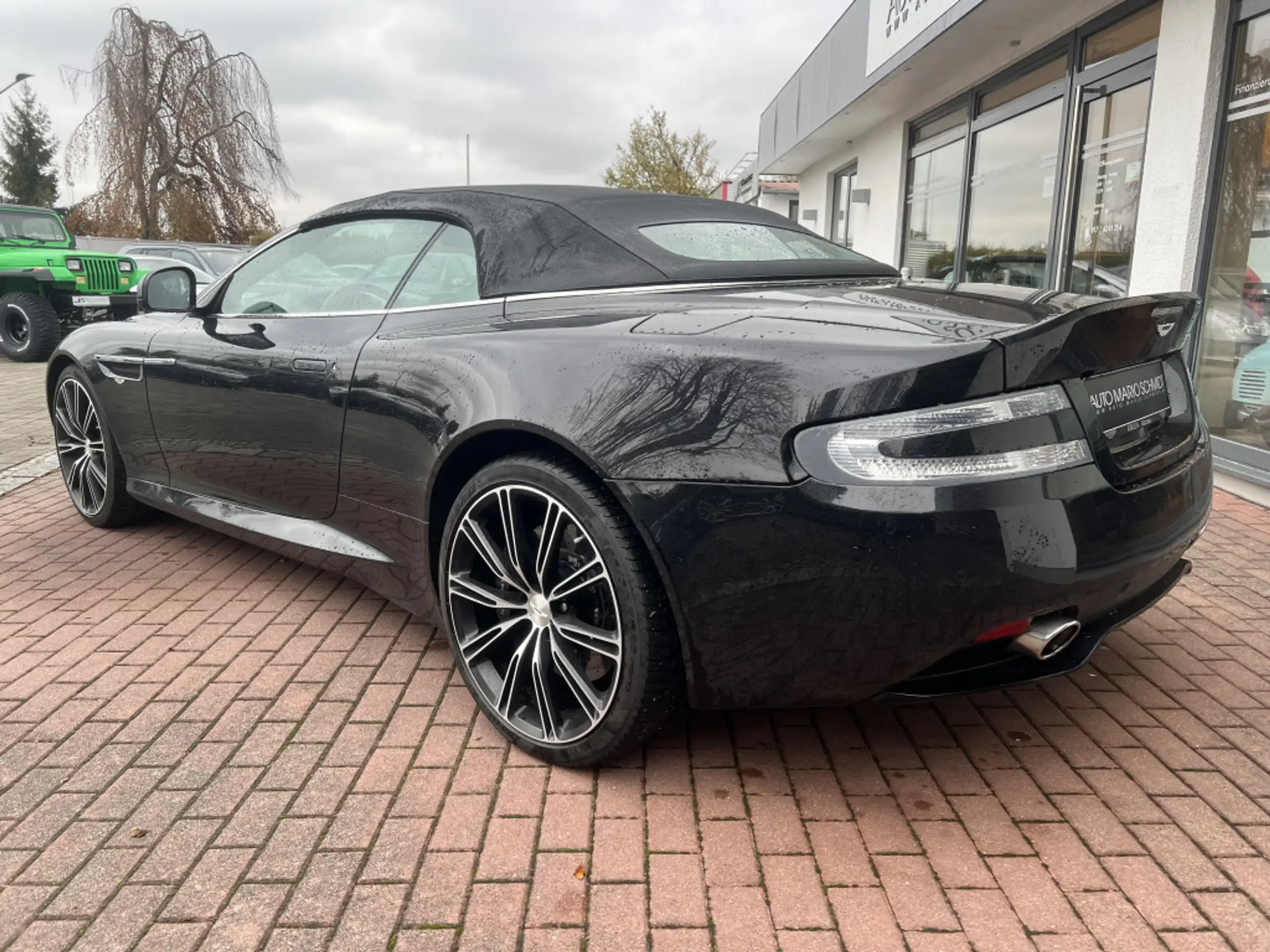 Aston Martin - DB9