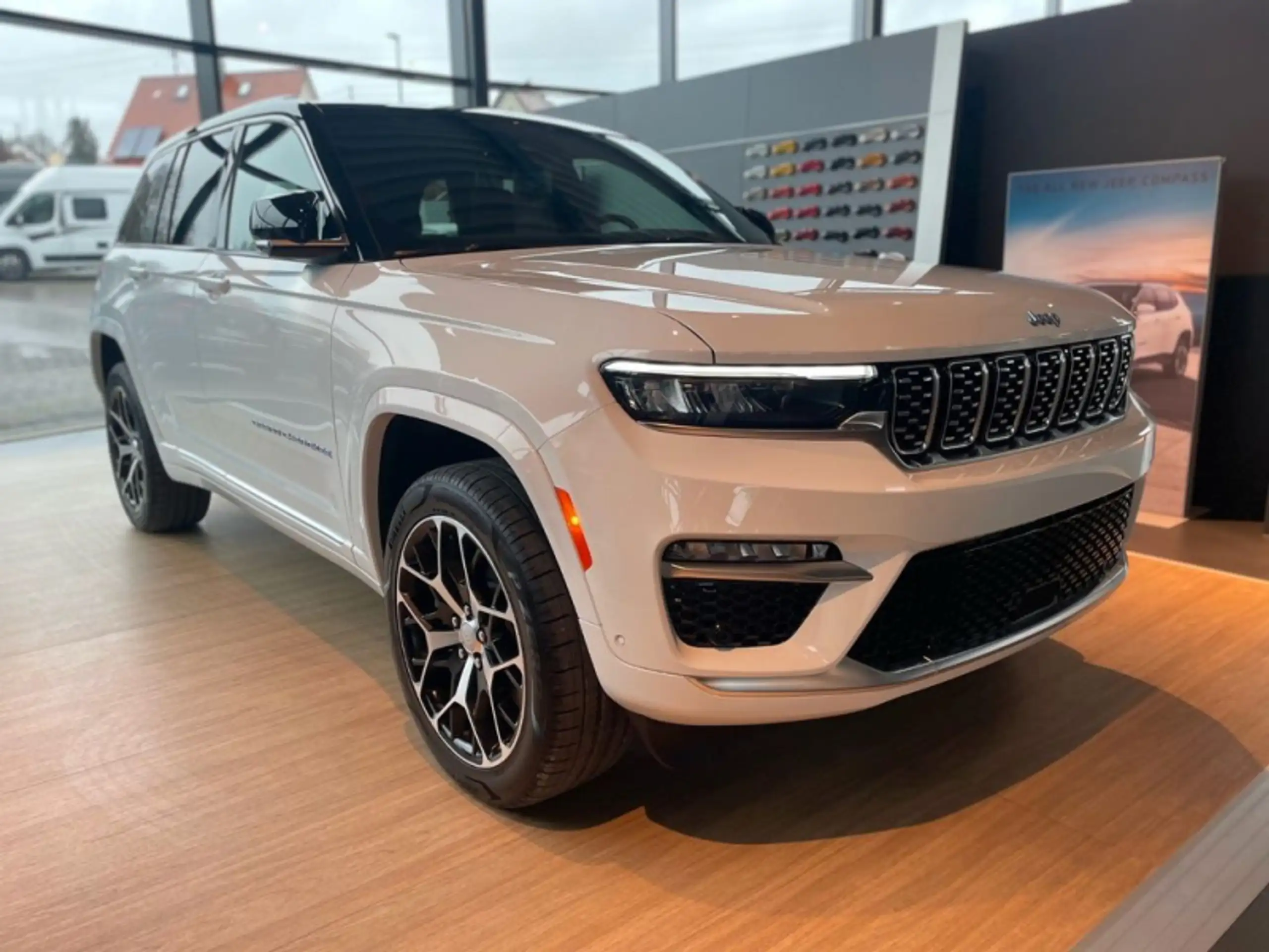 Jeep - Grand Cherokee