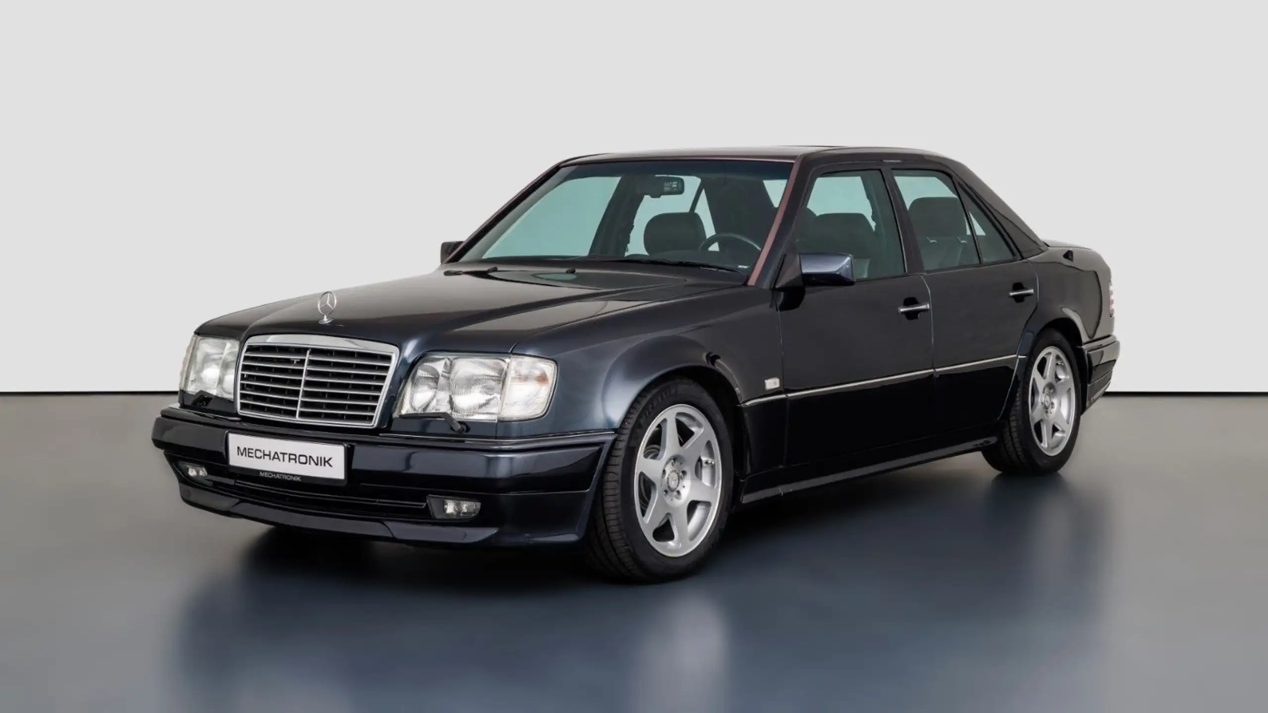 Mercedes-Benz - E 500