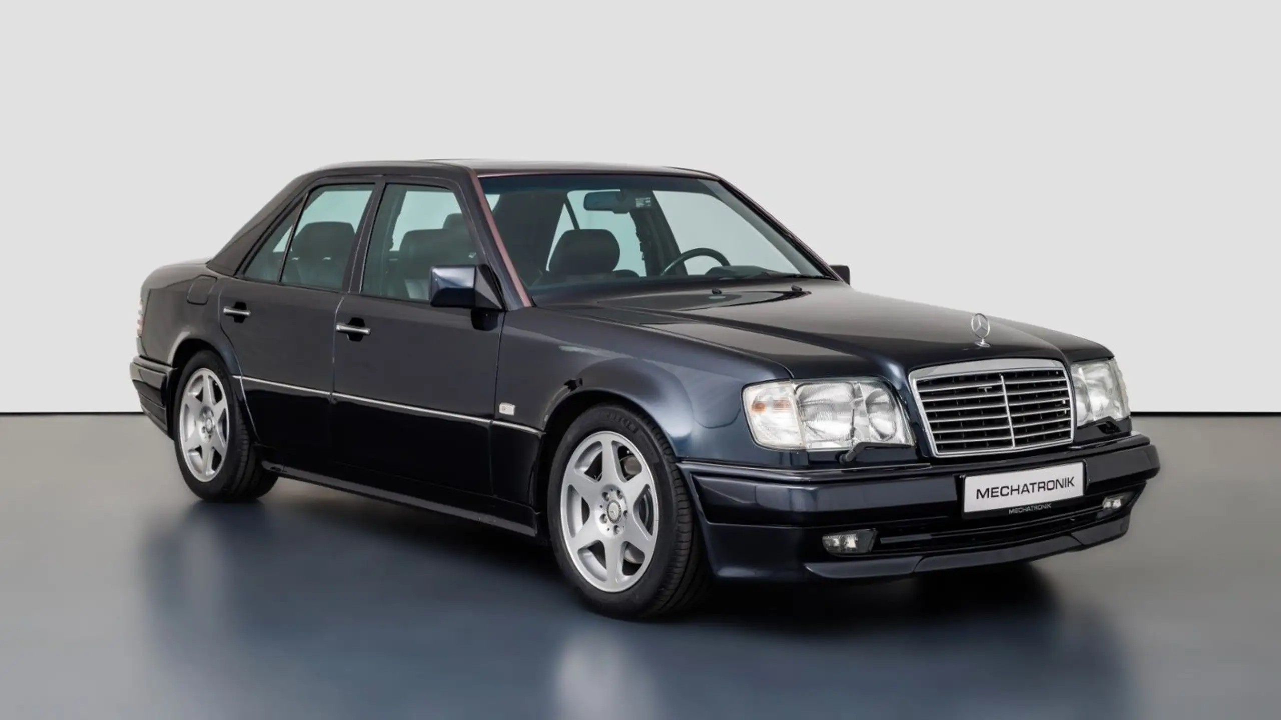 Mercedes-Benz - E 500