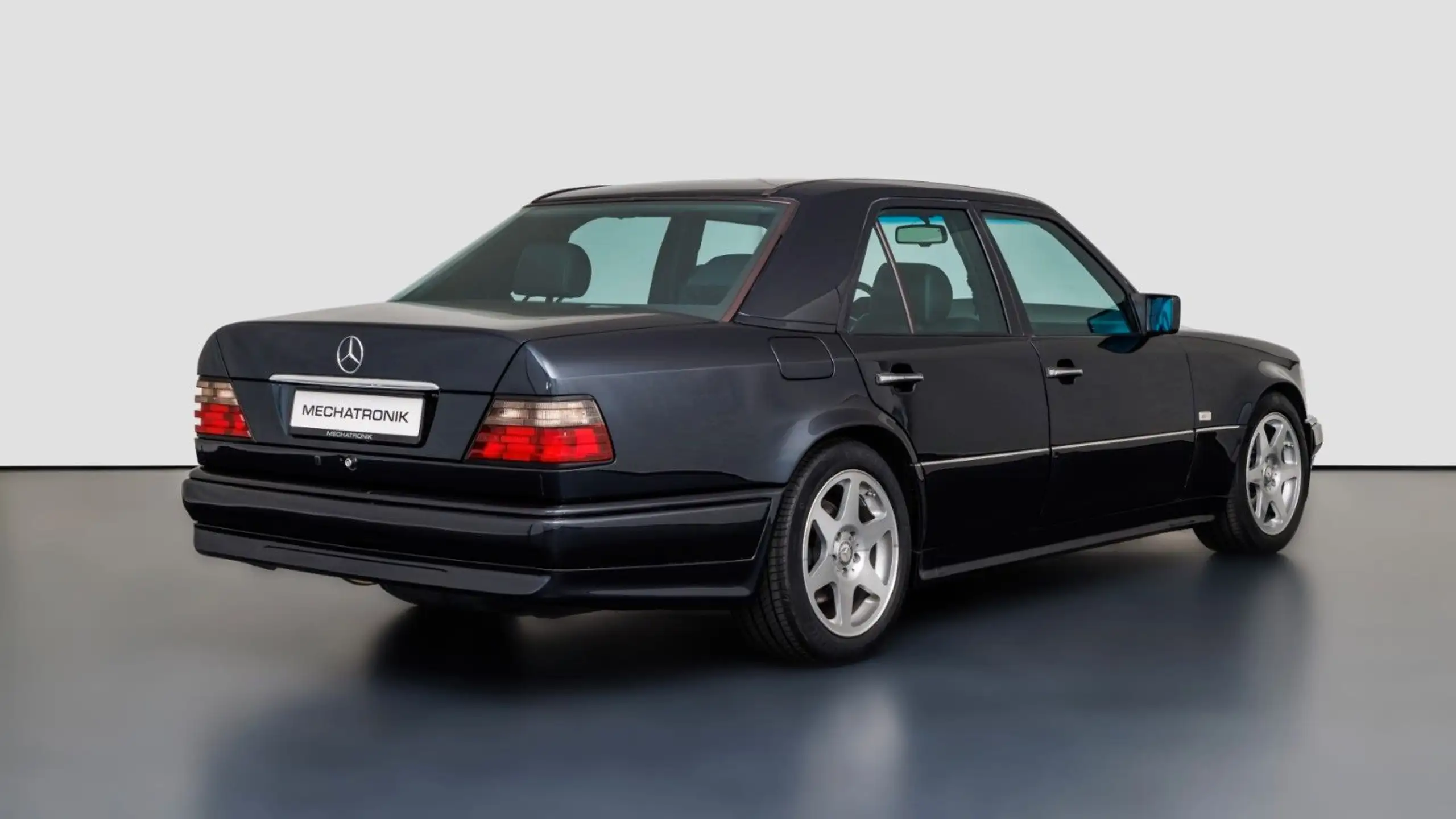 Mercedes-Benz - E 500