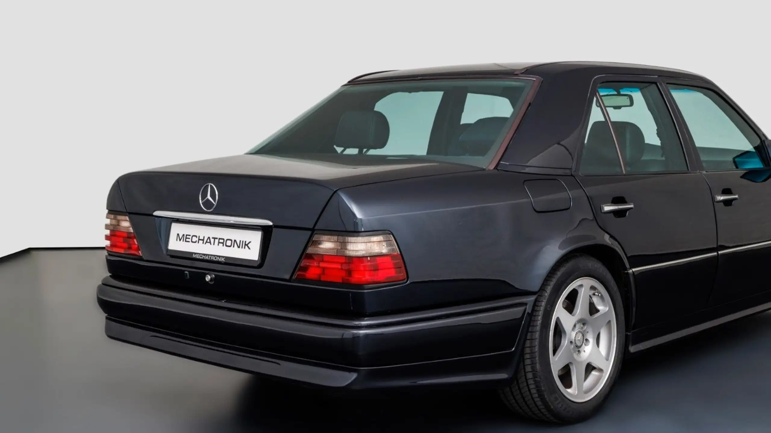 Mercedes-Benz - E 500