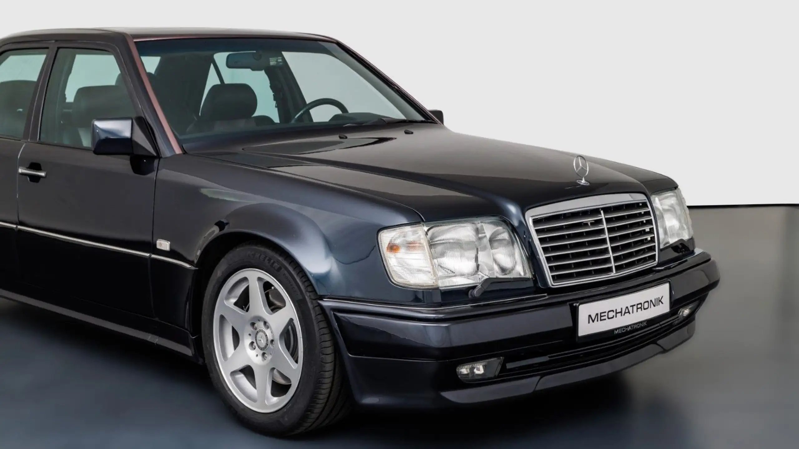 Mercedes-Benz - E 500