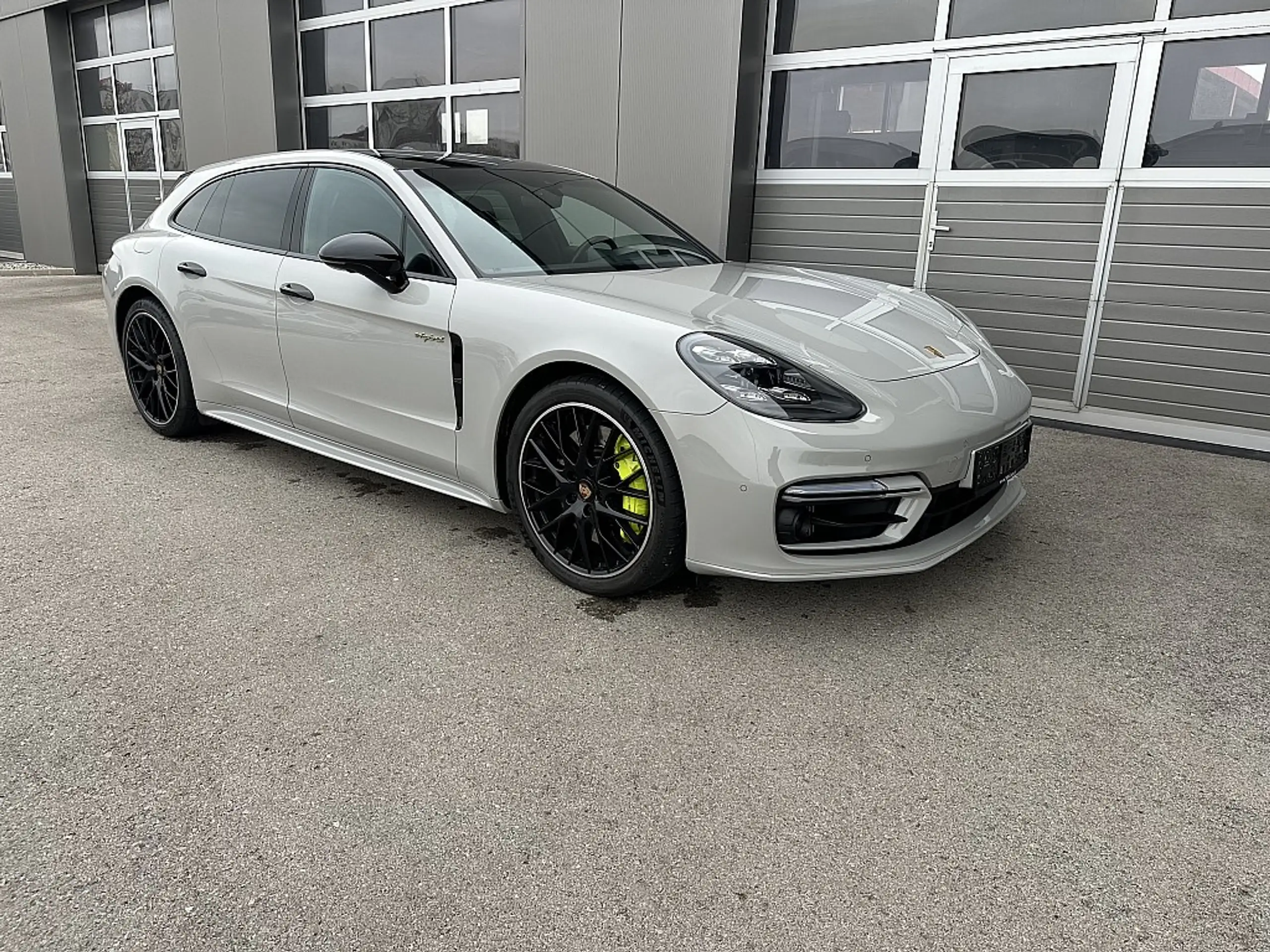 Porsche - Panamera