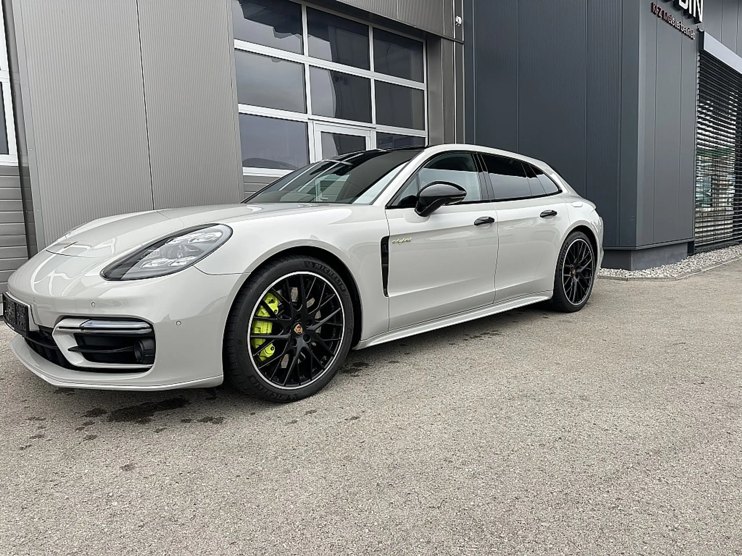 Porsche - Panamera