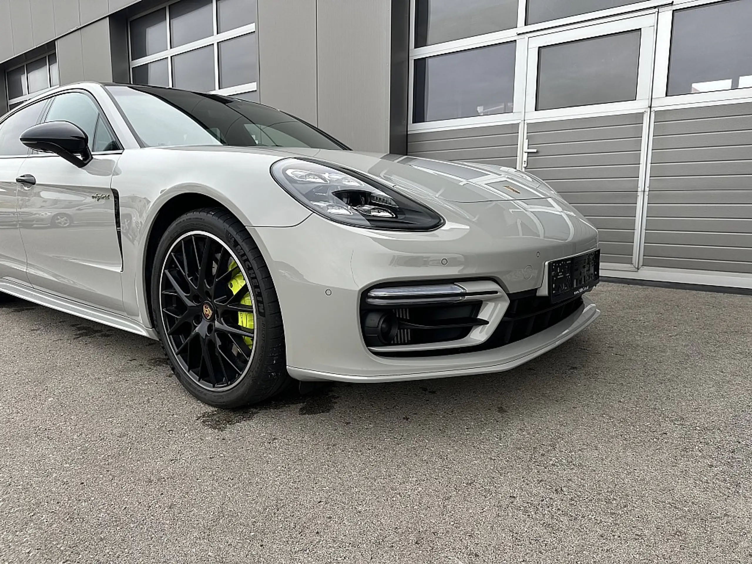 Porsche - Panamera