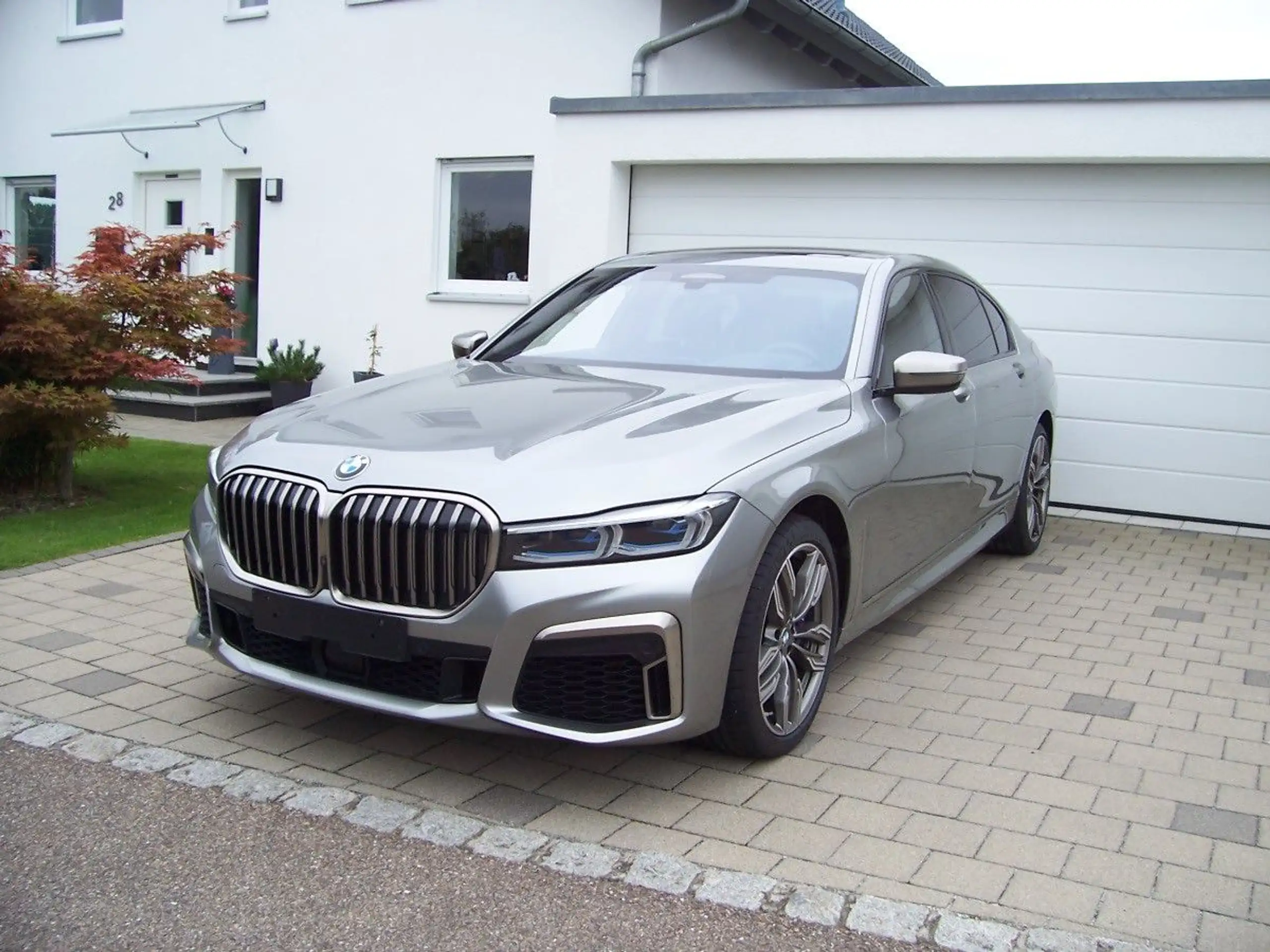 BMW - 760