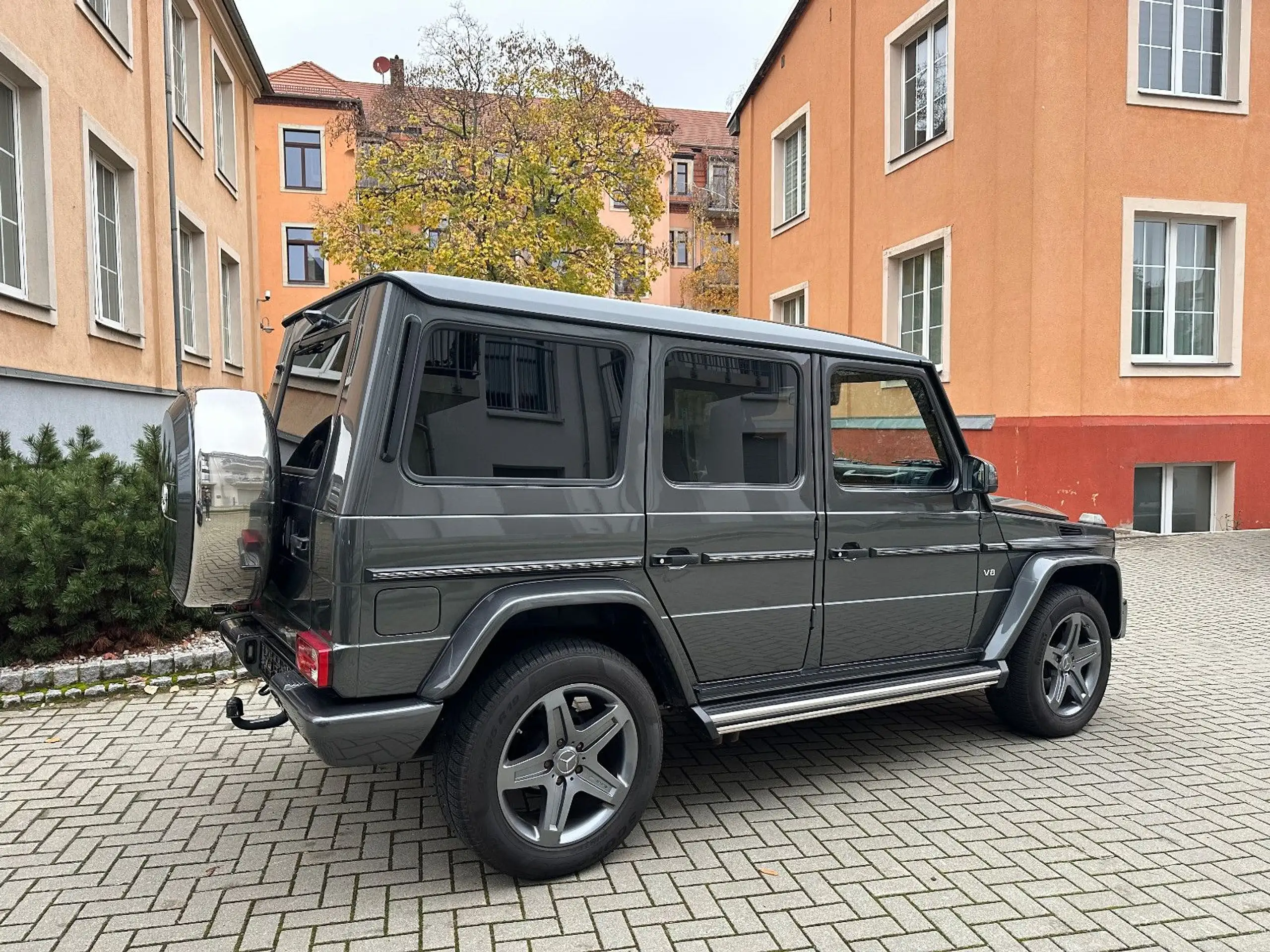 Mercedes-Benz - G 500