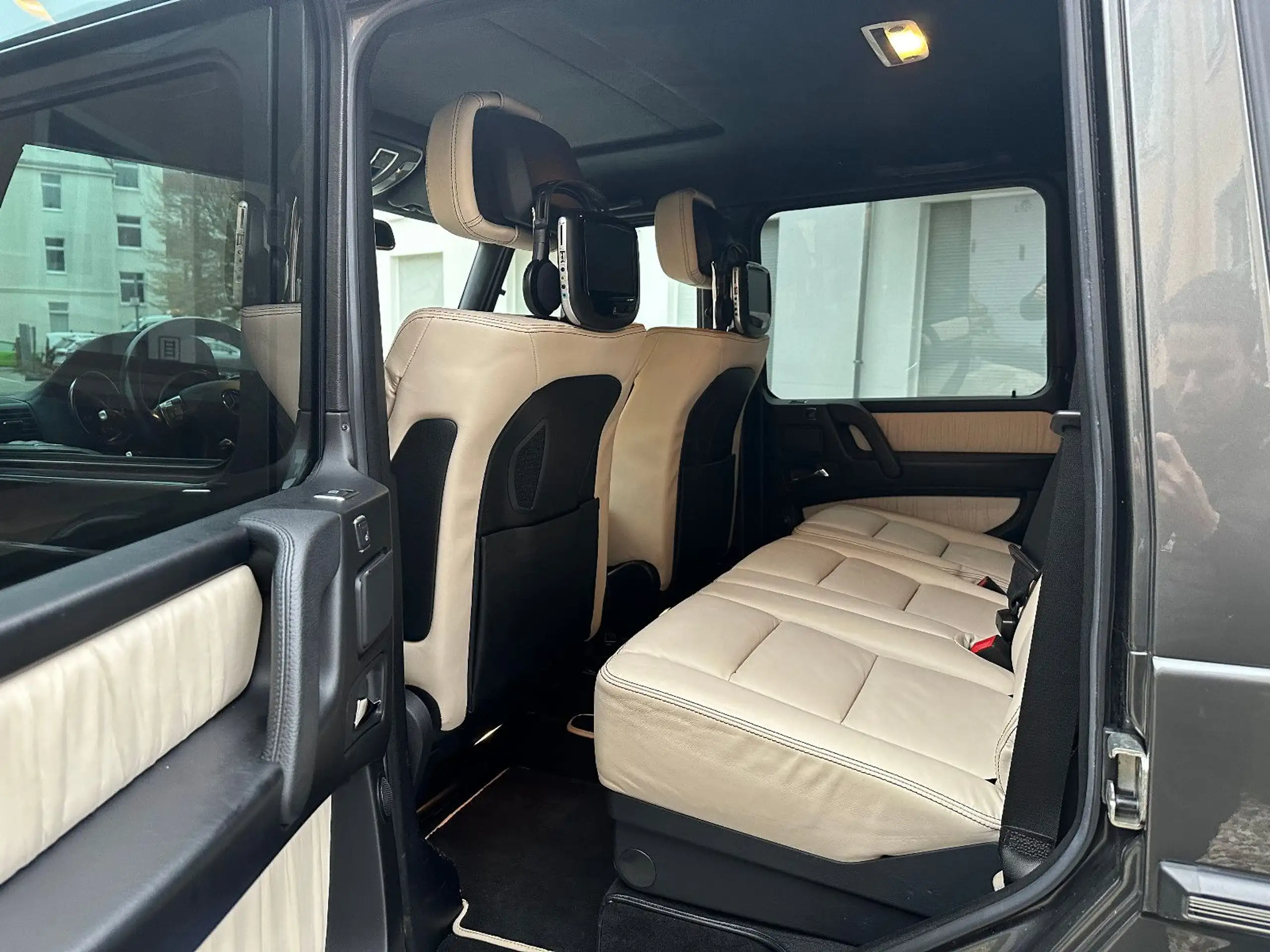 Mercedes-Benz - G 500