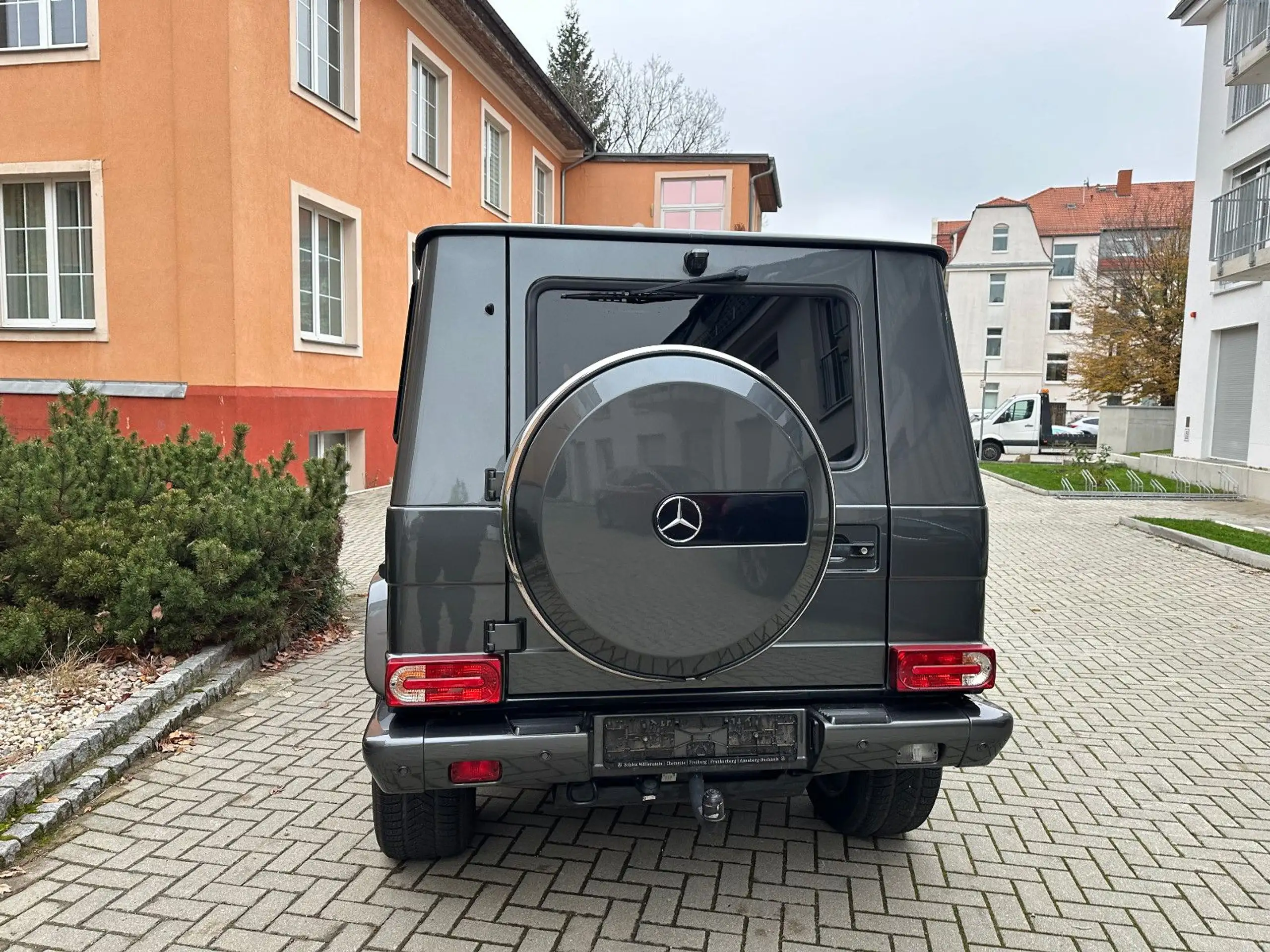 Mercedes-Benz - G 500