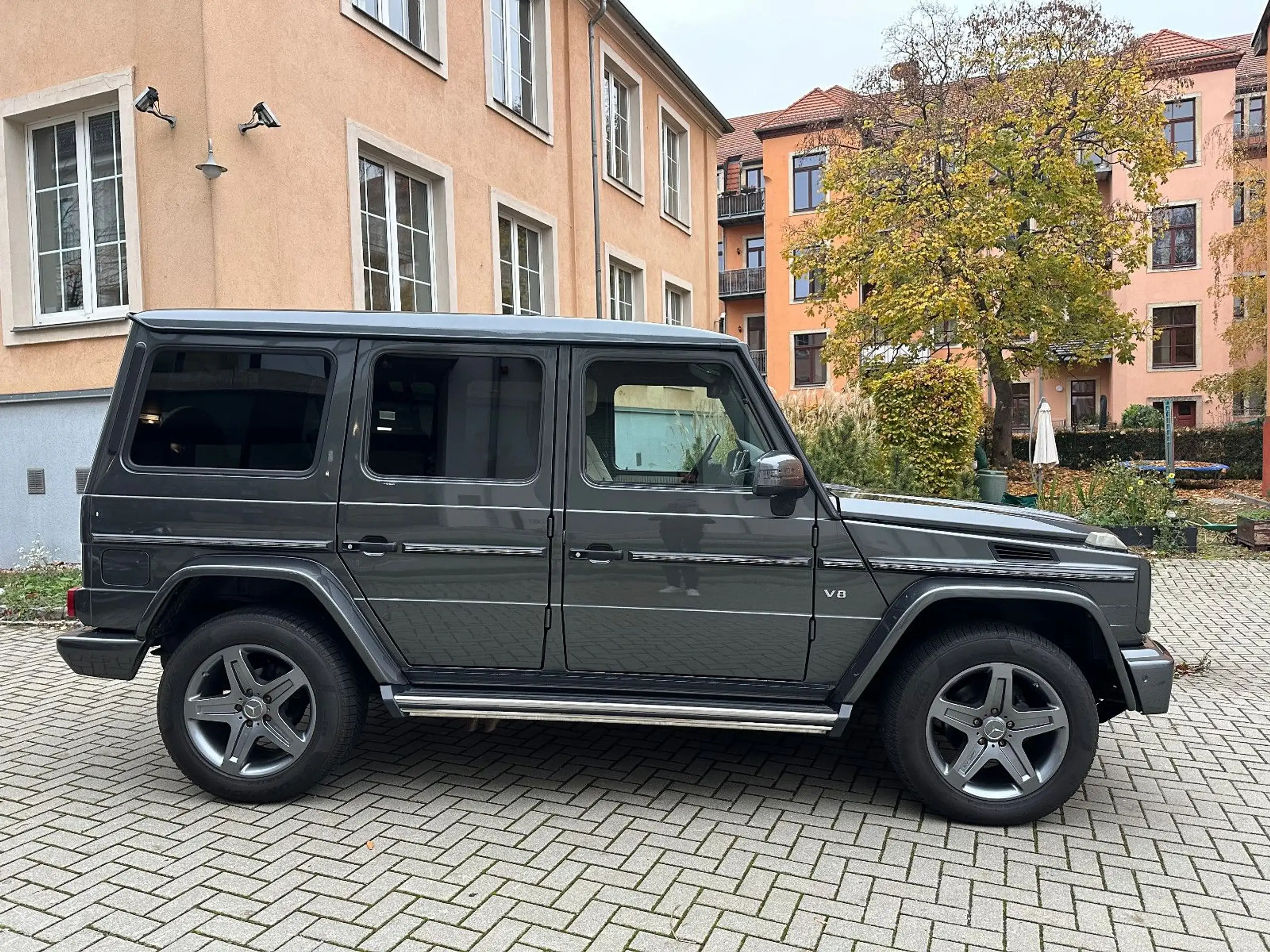 Mercedes-Benz - G 500