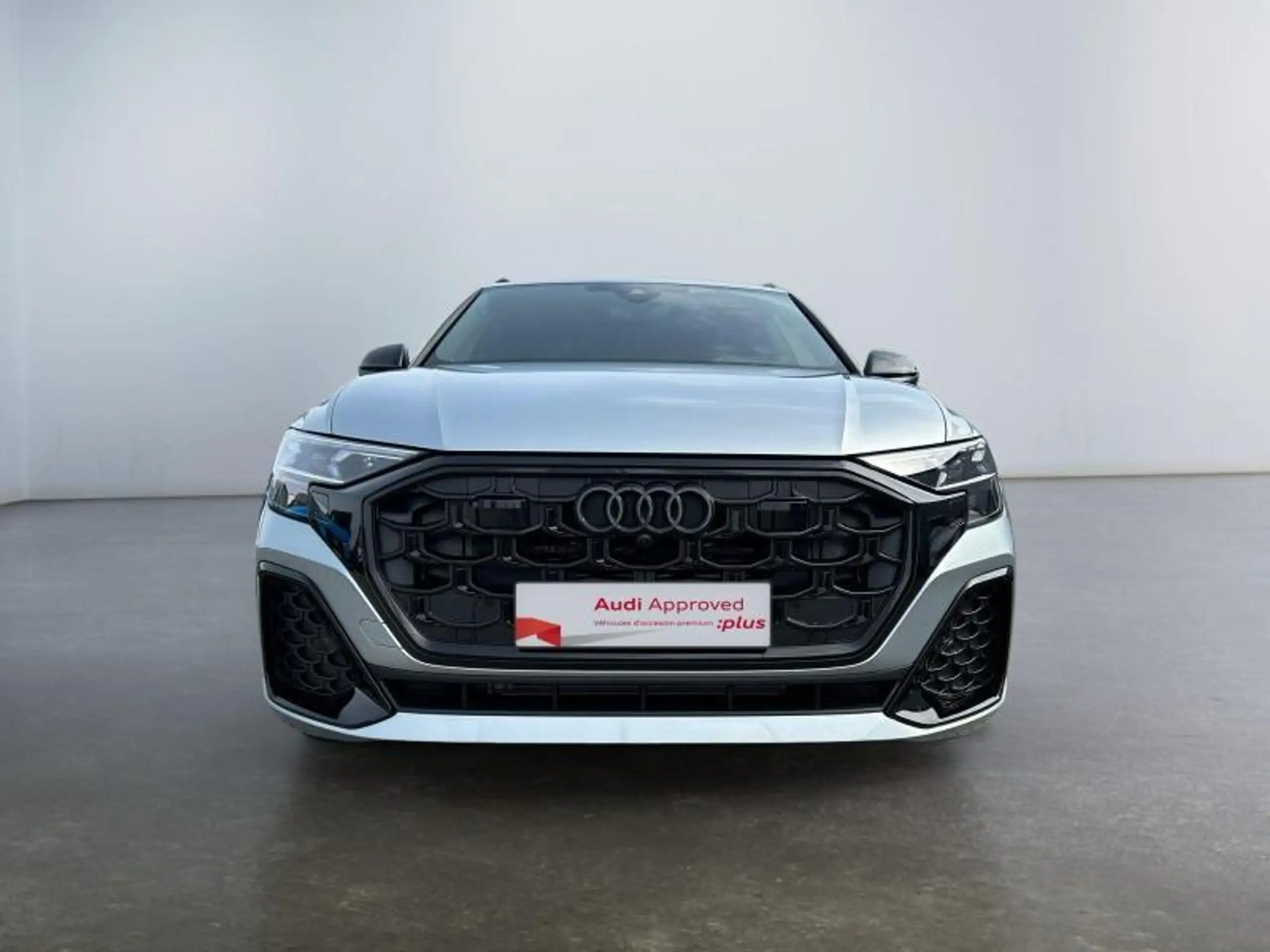 Audi - Q8