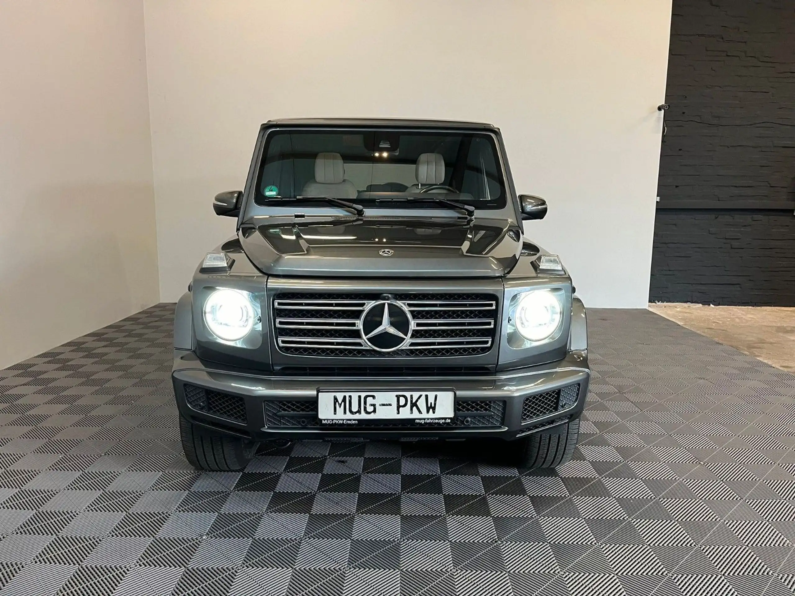 Mercedes-Benz - G 500