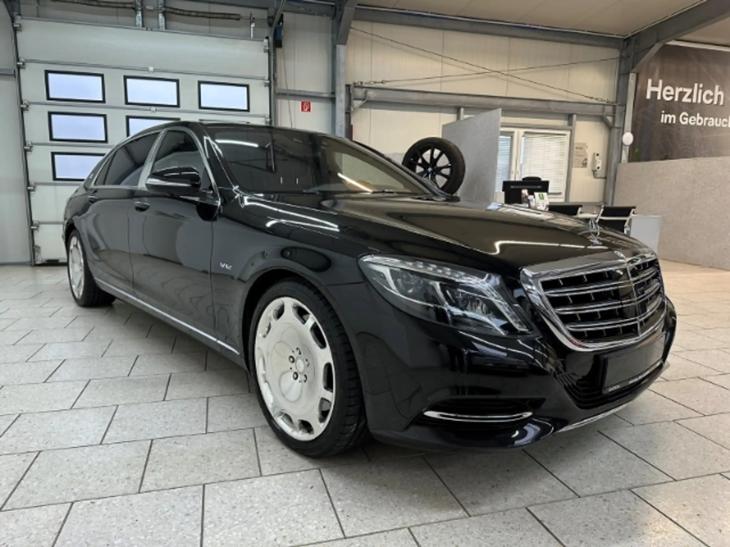 Mercedes-Benz - S 600