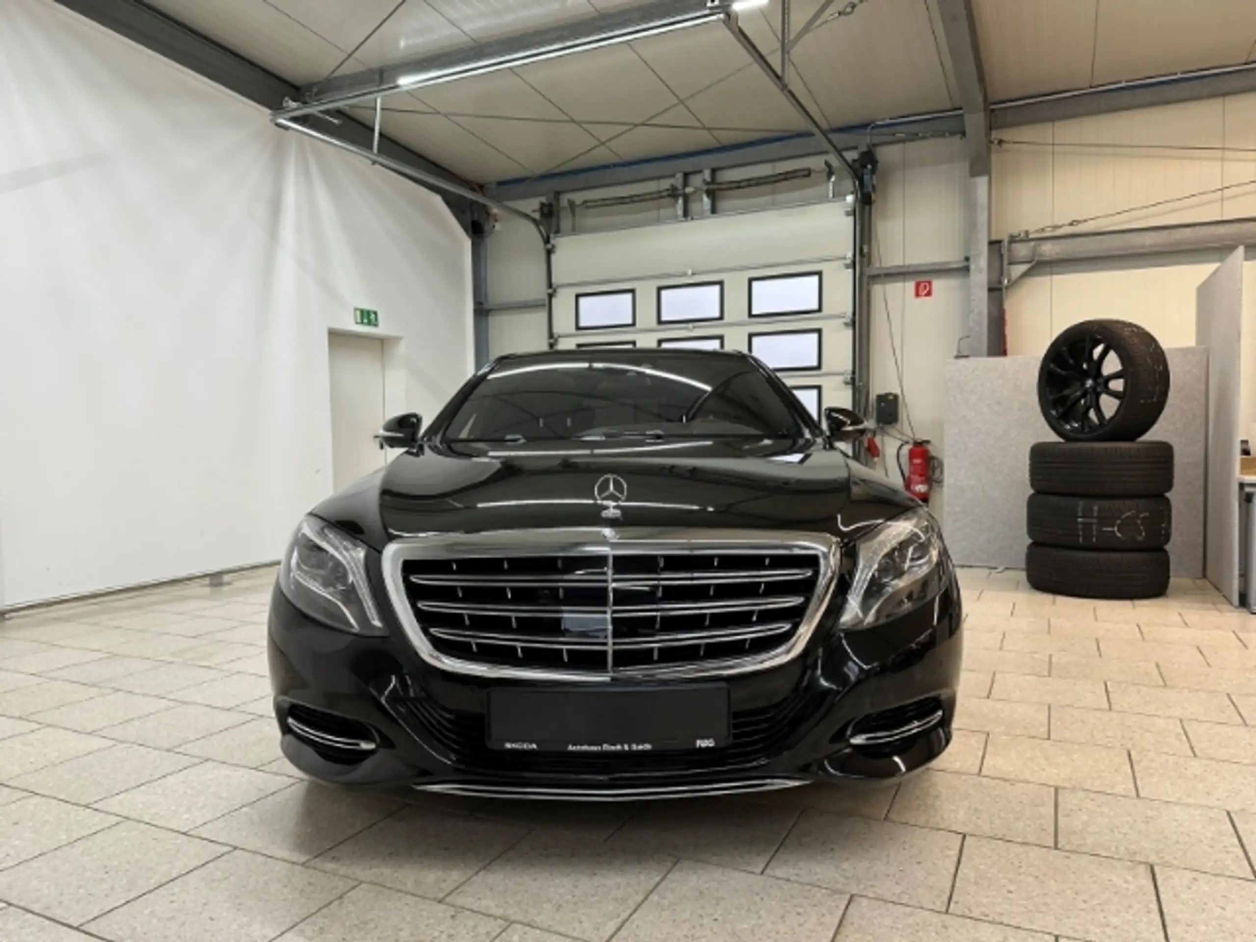 Mercedes-Benz - S 600