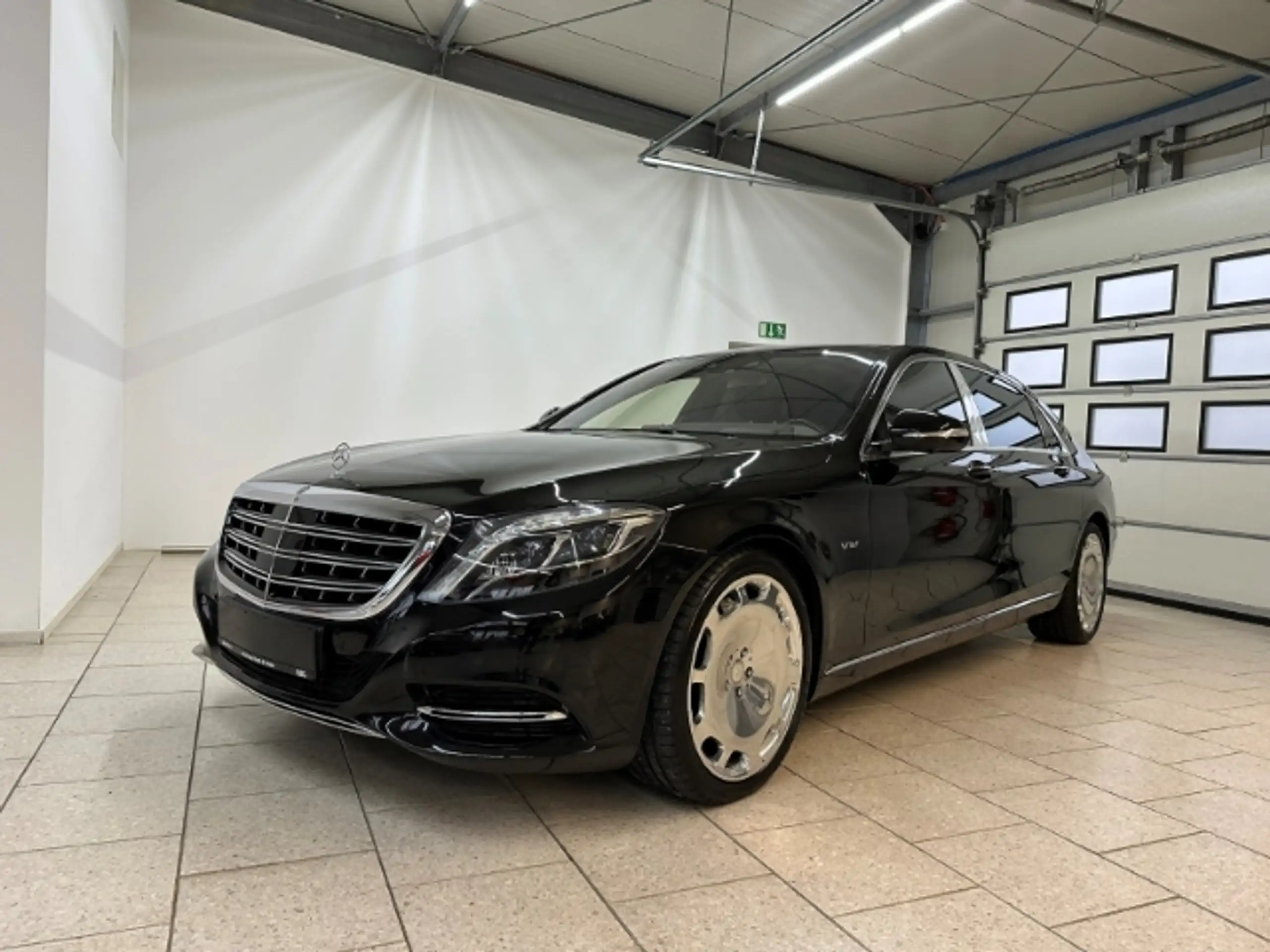 Mercedes-Benz - S 600