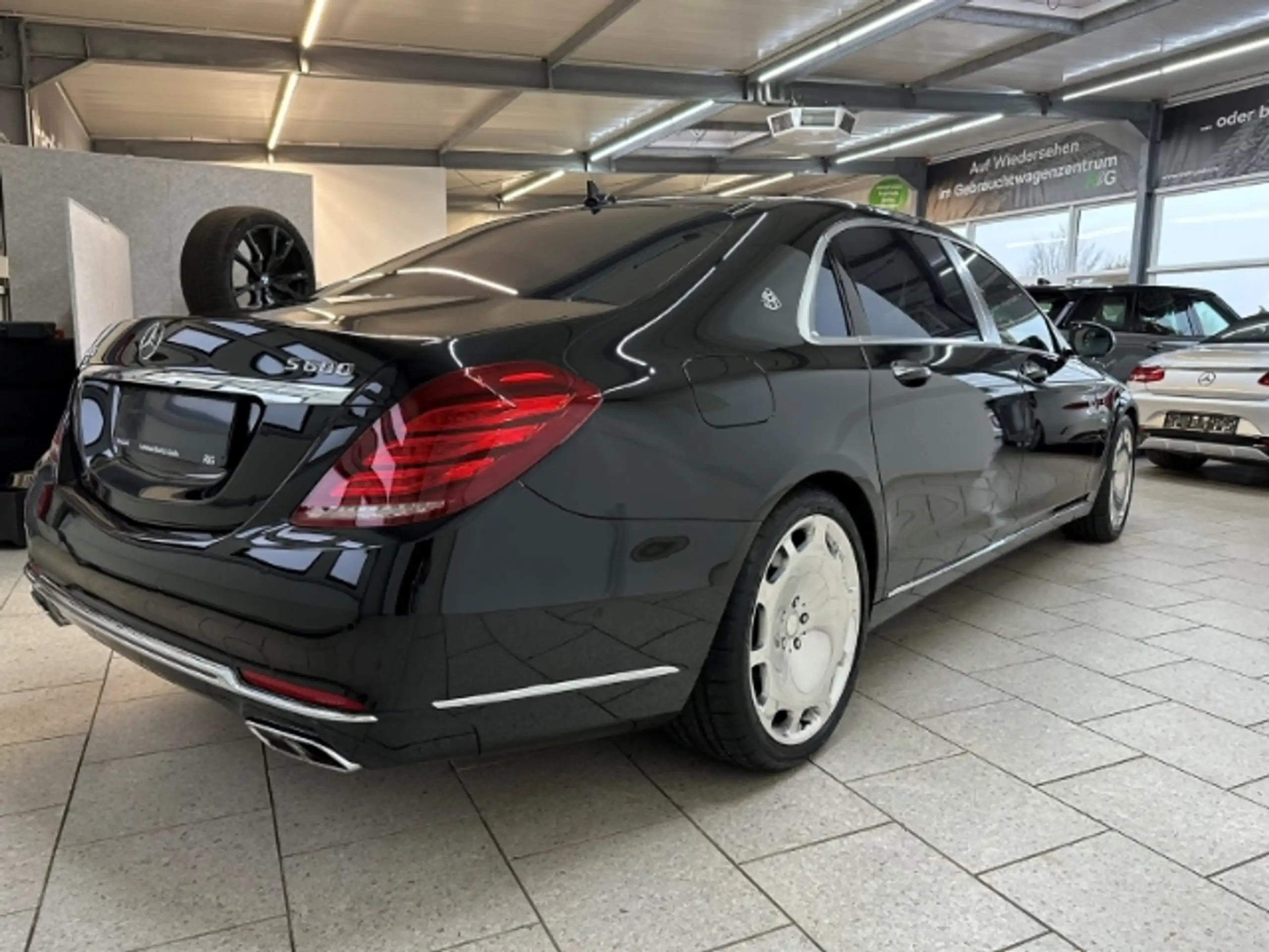 Mercedes-Benz - S 600