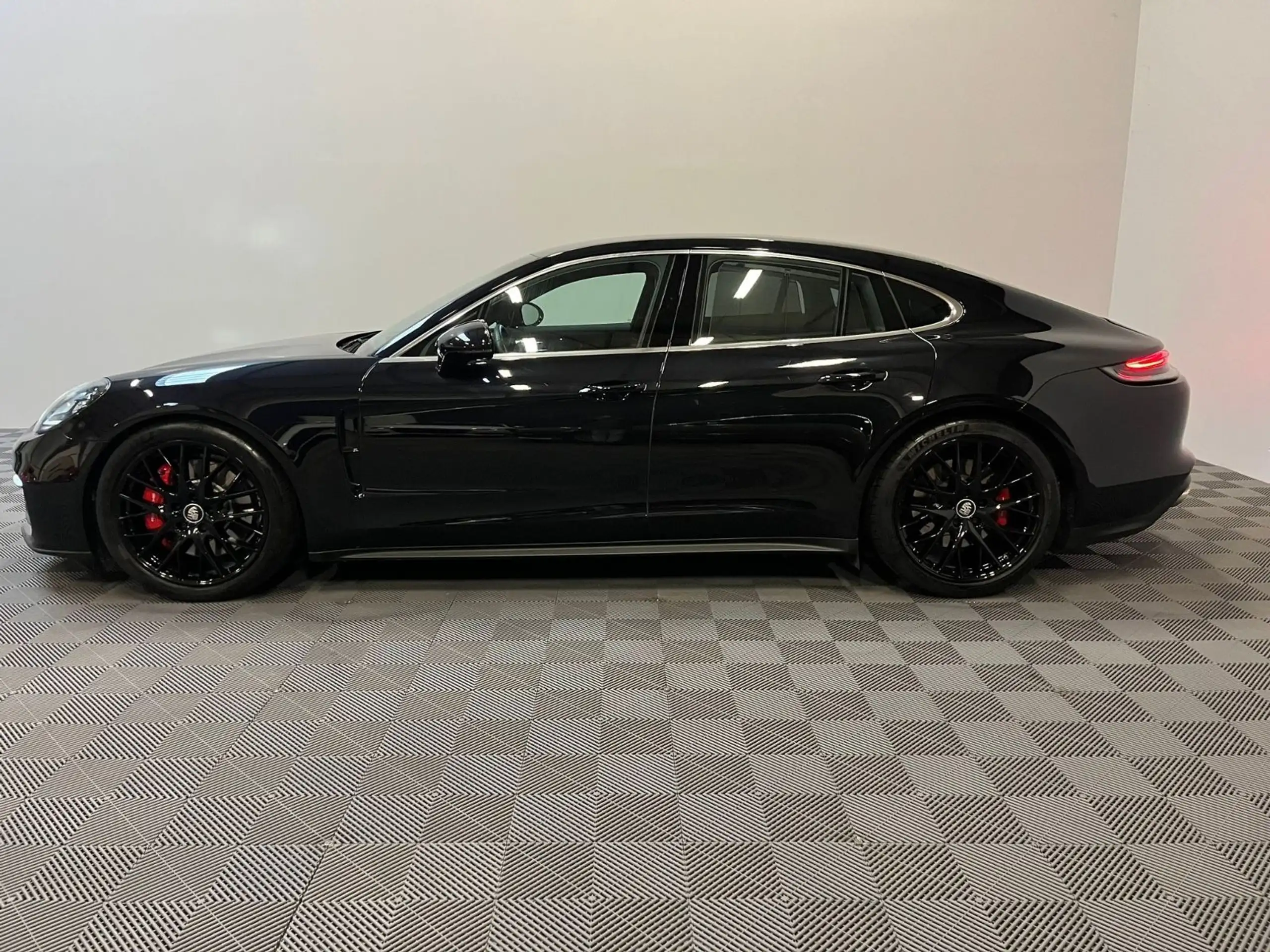 Porsche - Panamera