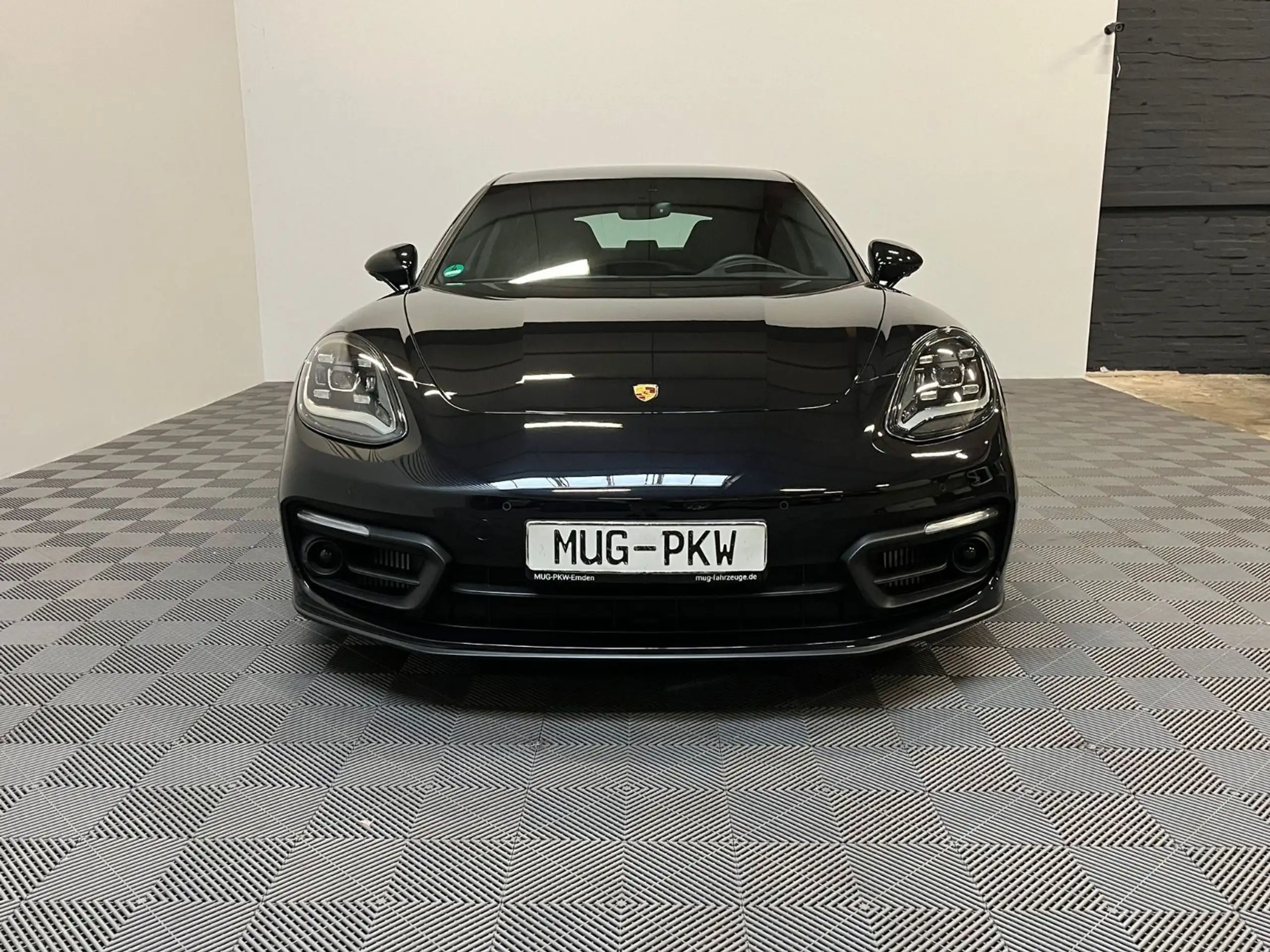 Porsche - Panamera