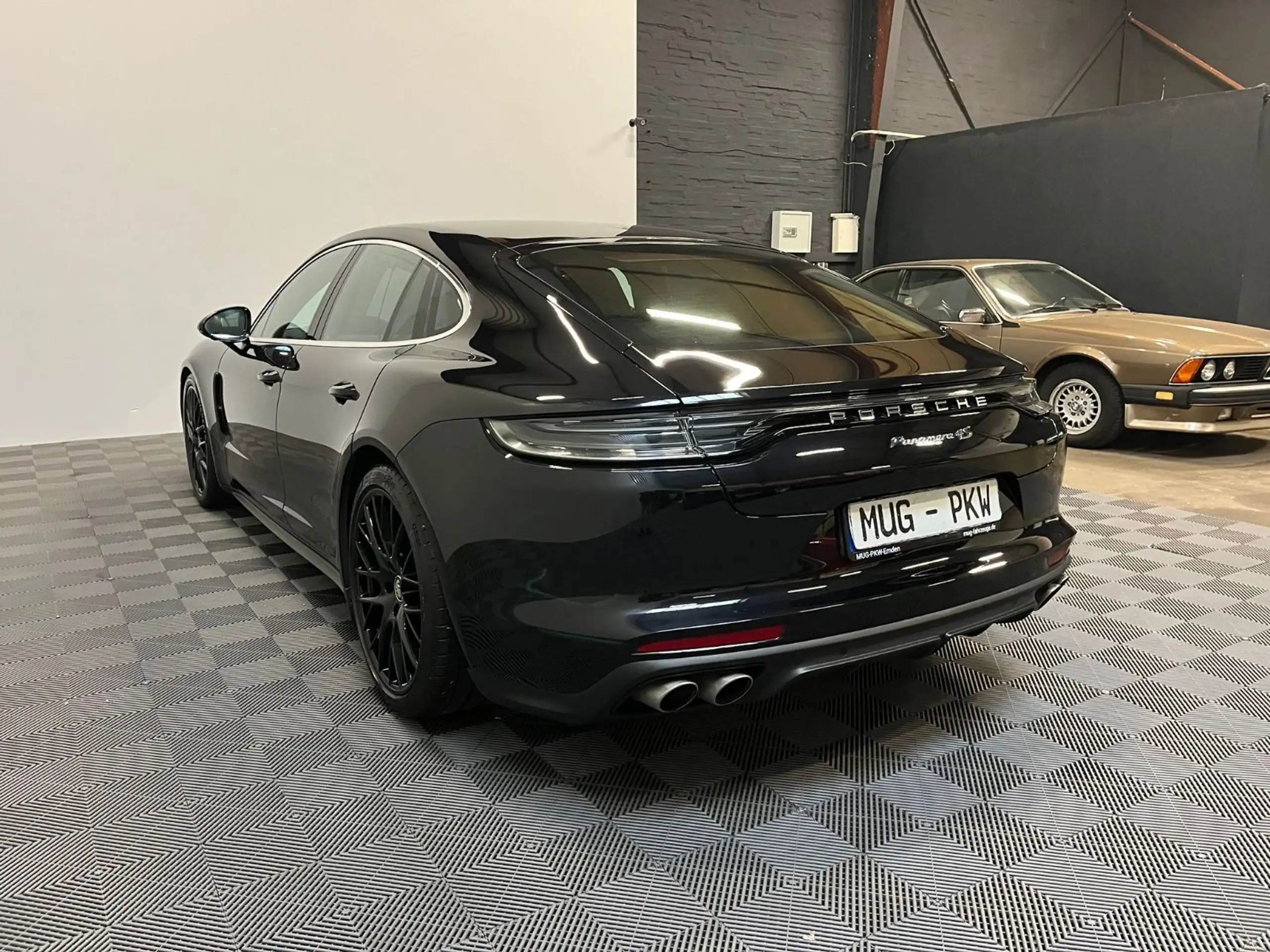 Porsche - Panamera