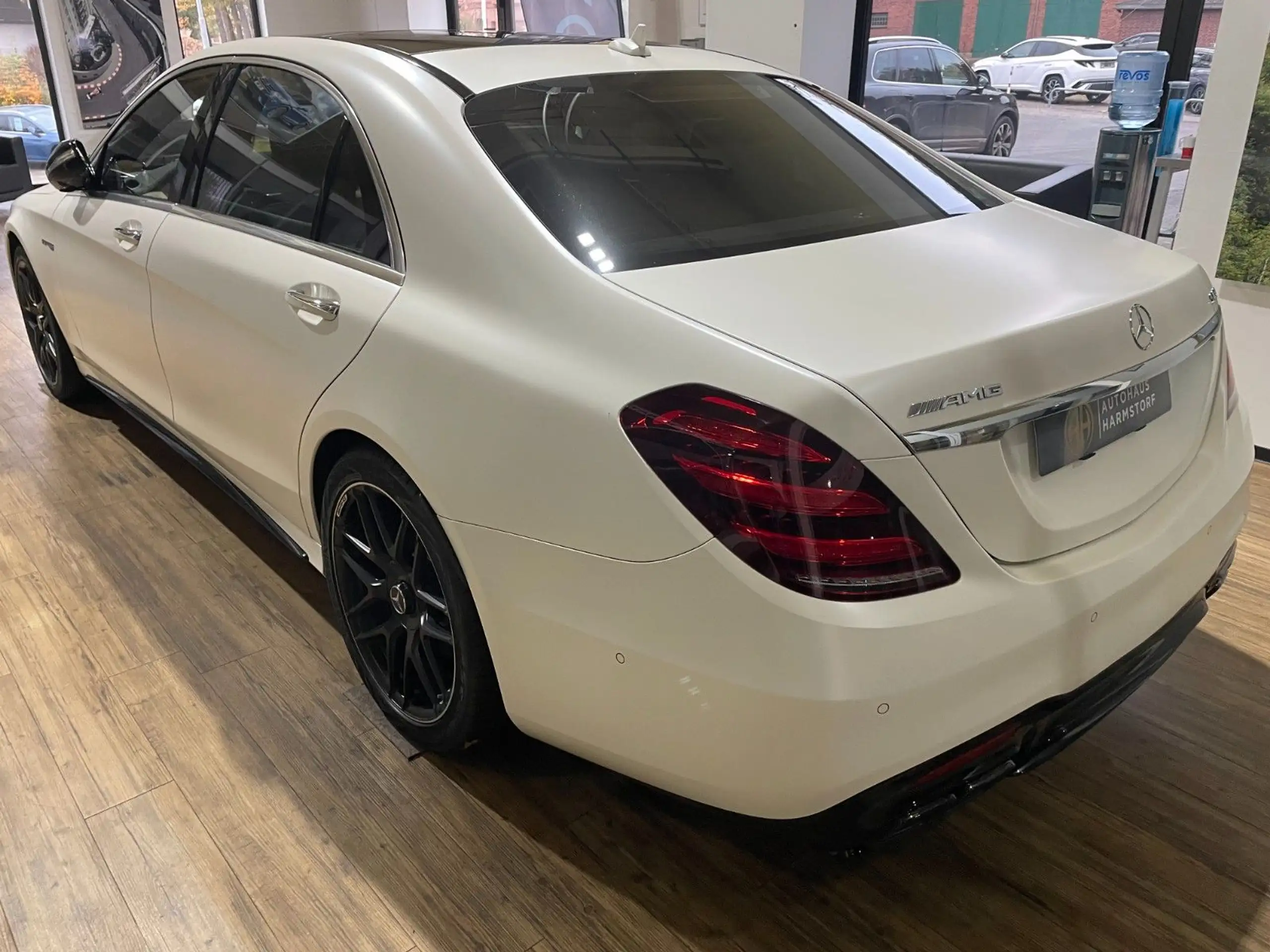 Mercedes-Benz - S 63 AMG