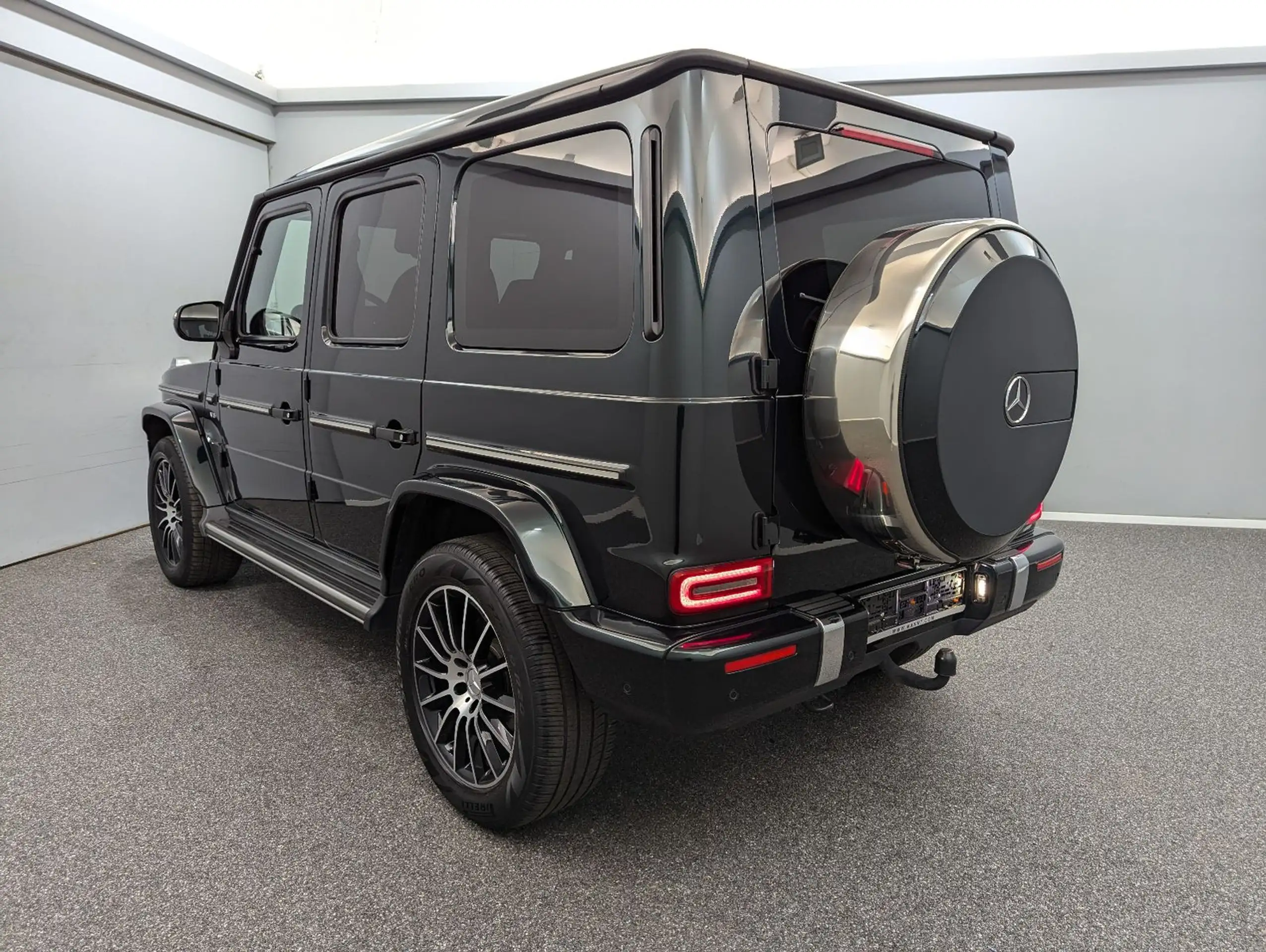 Mercedes-Benz - G 500